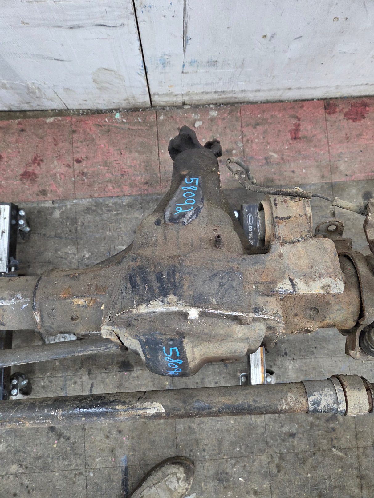 2008-2010 Ford Super Duty F250 F350 SRW FRONT Axle 4.10 Gear Ratio 155k miles