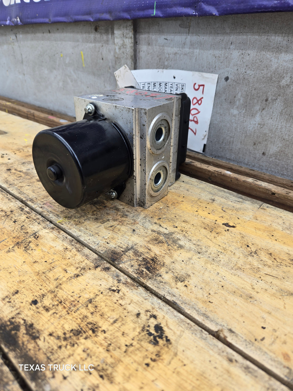 2005-2007 Ford Super Duty F250 F350 ABS Pump Module Control Assembly - 6C34-2C346-AB