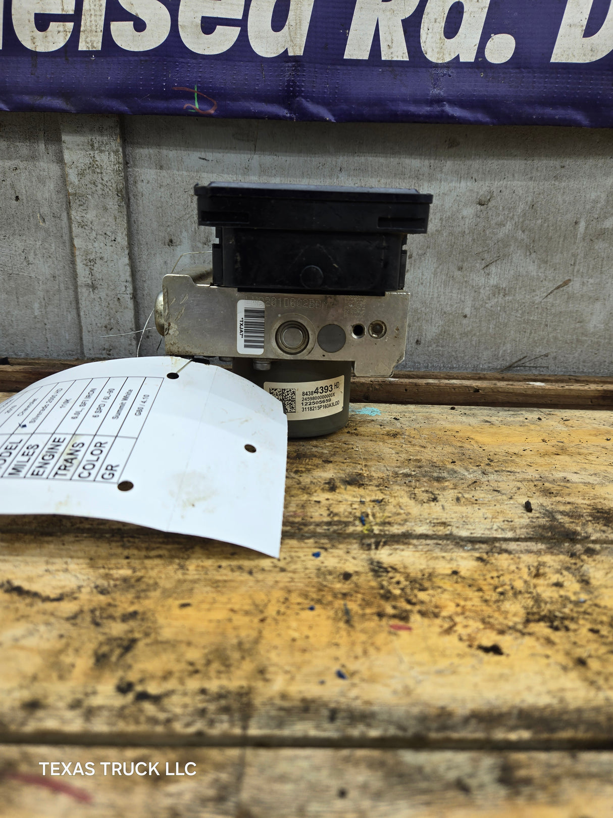 2018-2019 Chevrolet Silverado GMC 1500 ABS Pump Module - 84384393