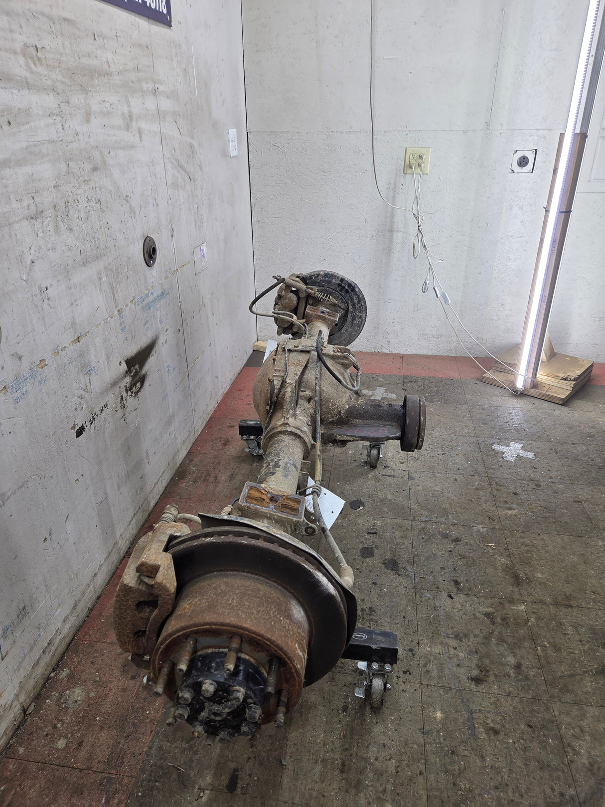 2008-2010 Ford Super Duty F250 F350 SRW Rear Axle 4.10 Gear Ratio 143k miles