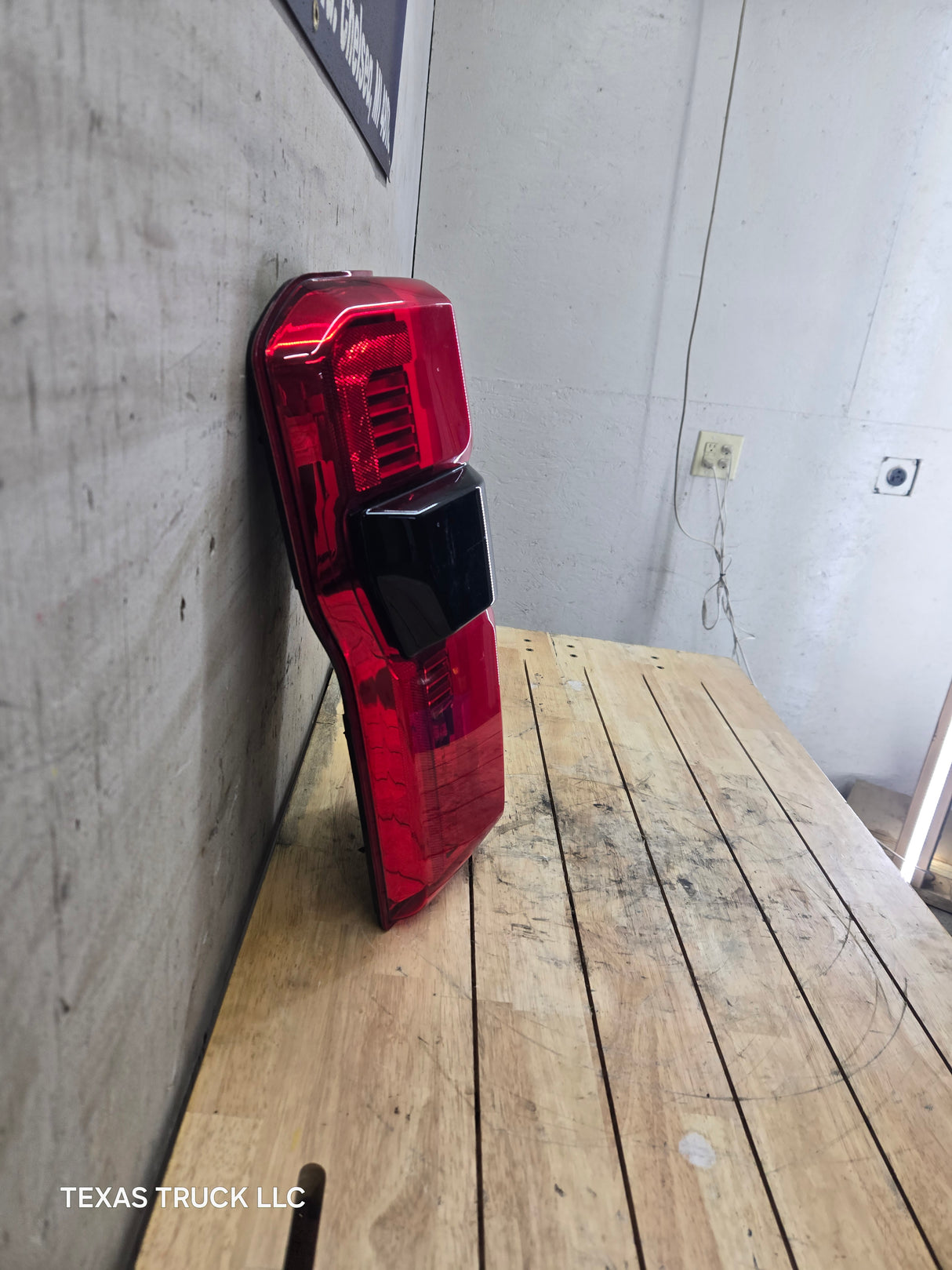 2023-2026 Ford Super Duty F250 F350 F450 LH Driver Side Incandescent Tail Light With Bliss PC3B-13B505-BH