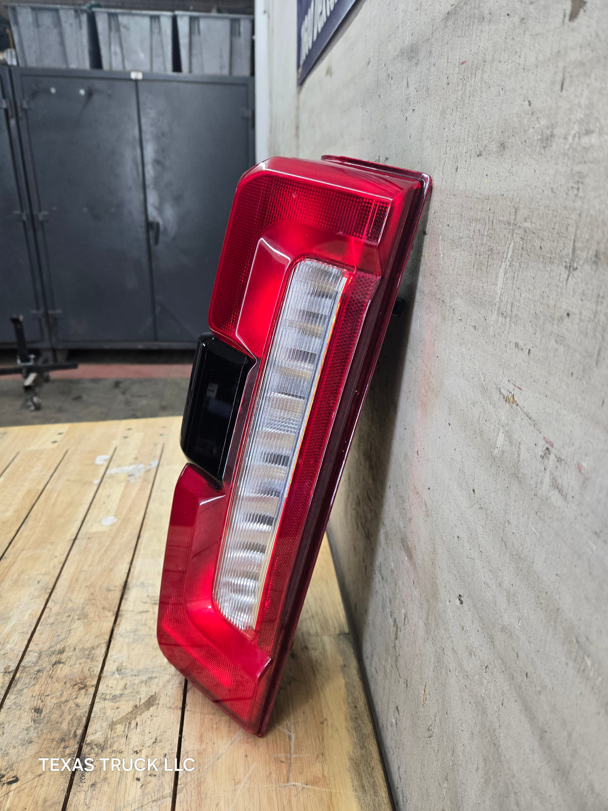 2023-2026 Ford Super Duty F250 F350 F450 LH Driver Side Incandescent Tail Light With Bliss PC3B-13B505-BH