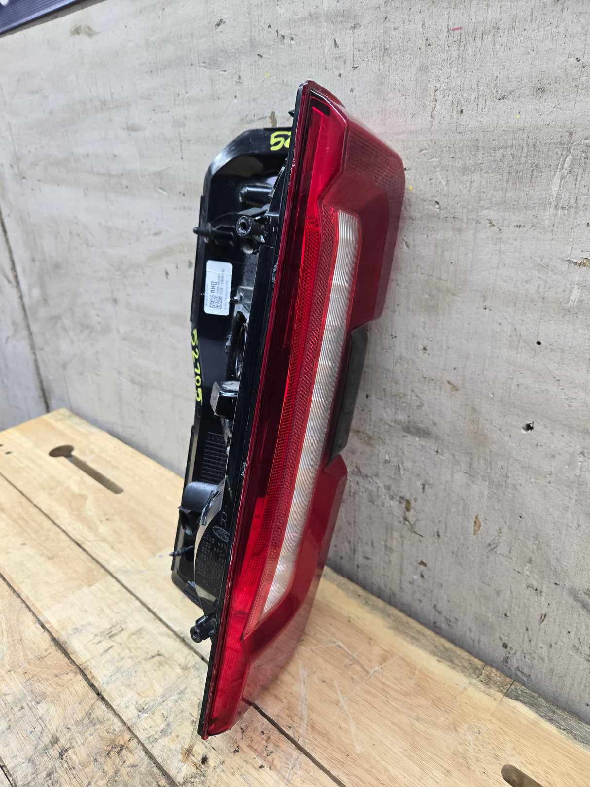 2023-2026 Ford Super Duty F250 F350 RH Incandescent Passenger Side Tail Light With Bliss PC3B-13B504-BJ