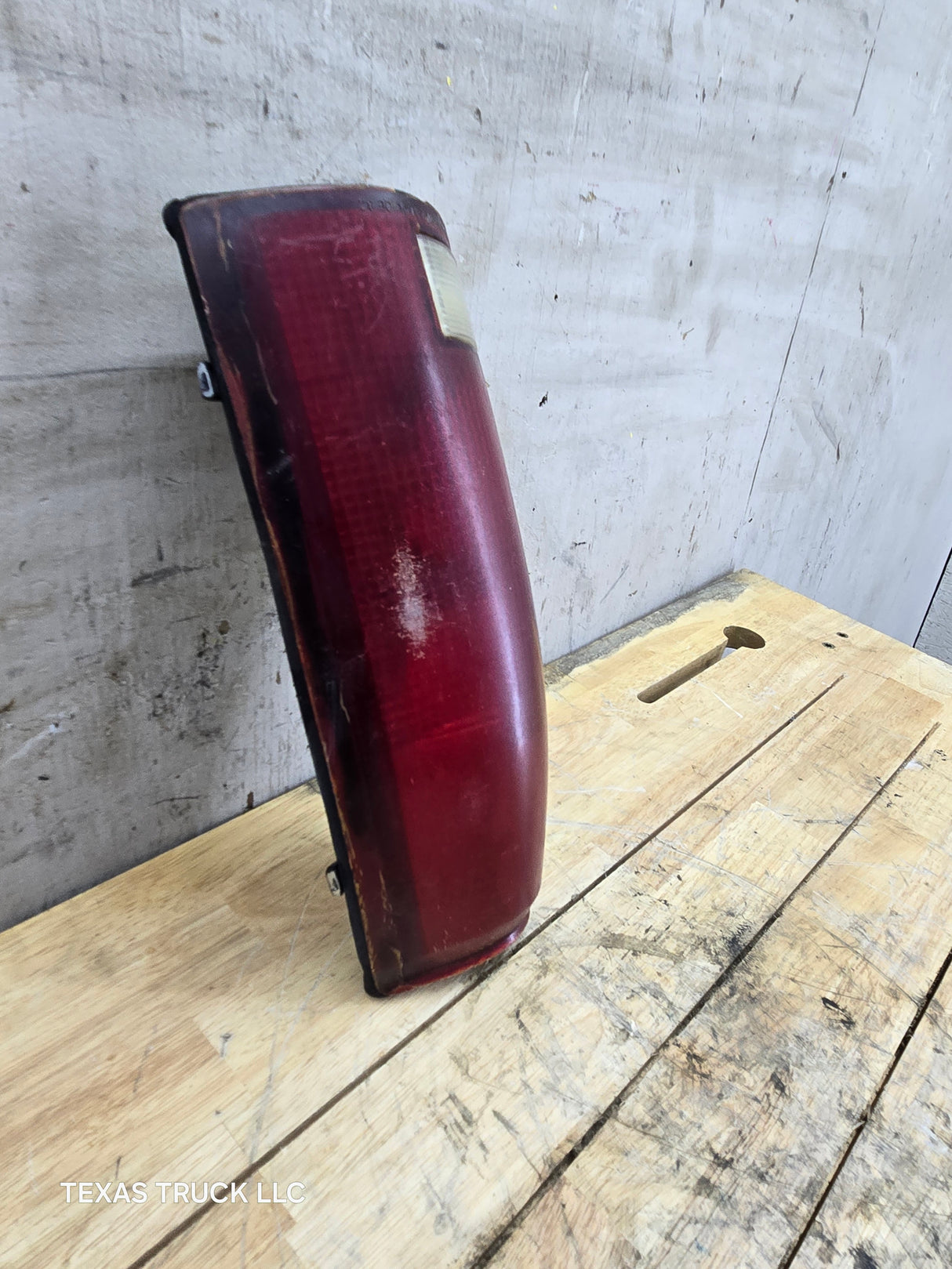 1988-1998 Chevrolet / GMC RH Passenger Side Tail Light