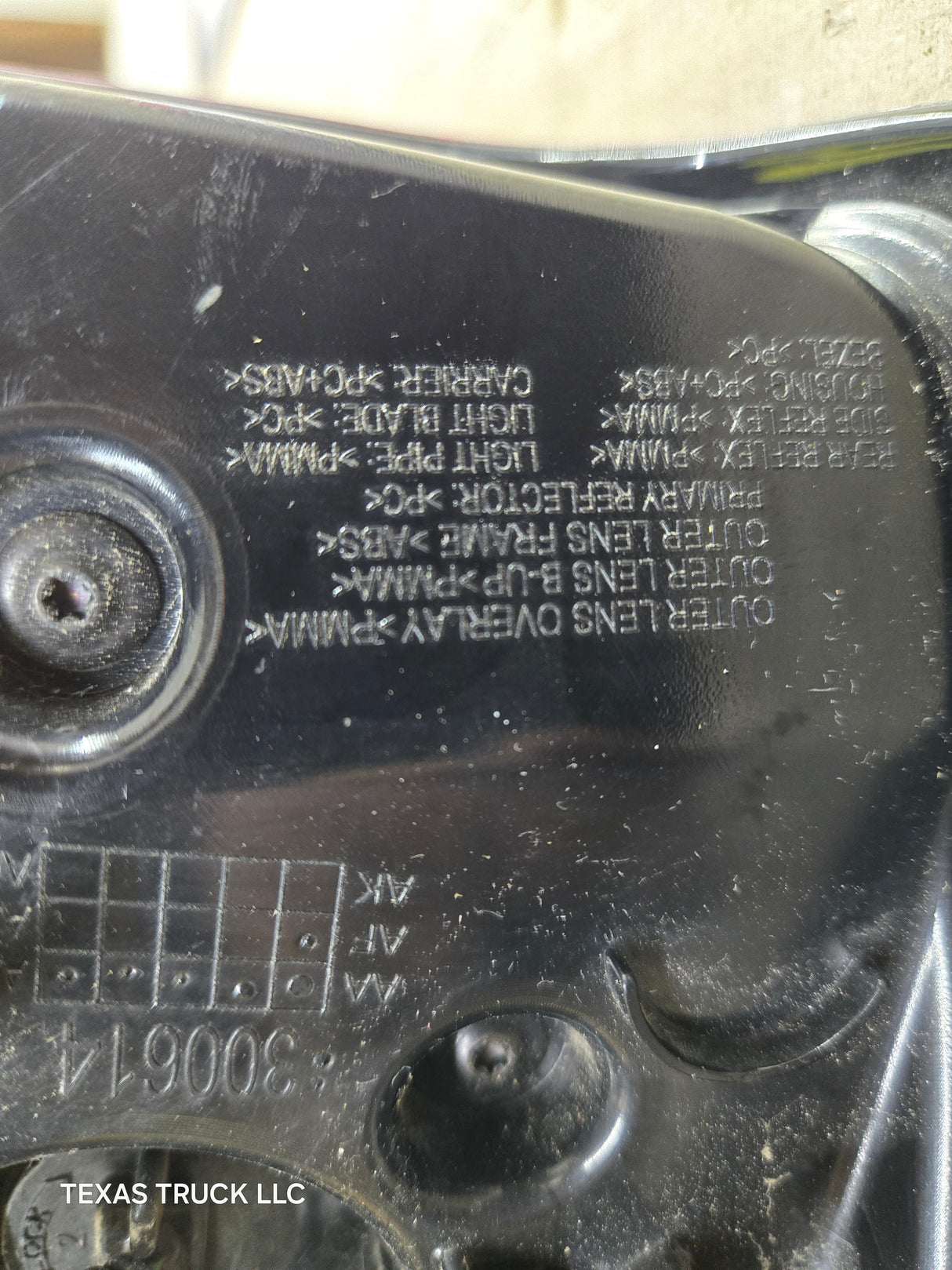 2019-2023 GMC Sierra 1500 2500 3500 HD RH Passenger Side Tail Light 85115888