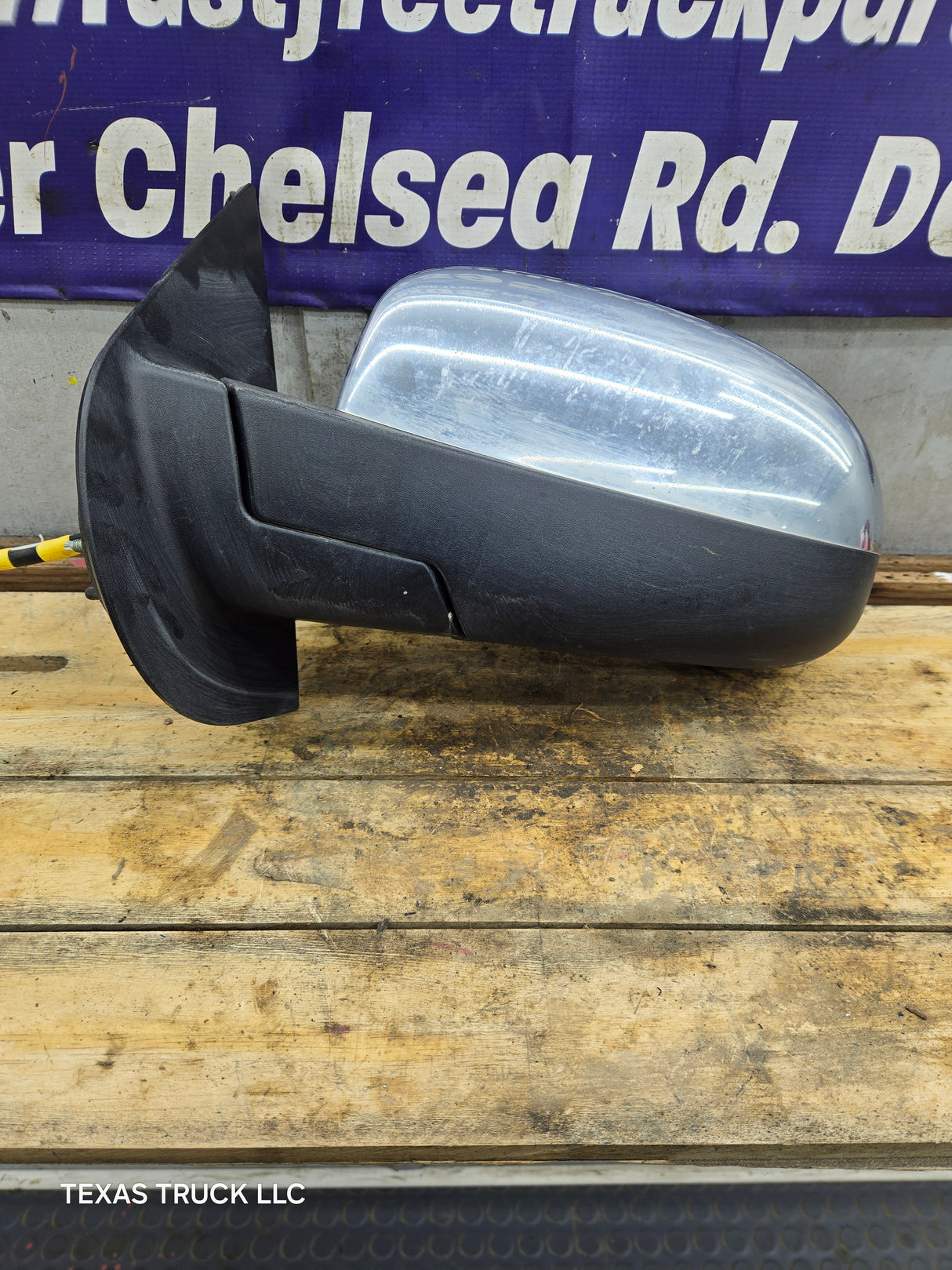 2007-2013 Chevrolet Silverado GMC Sierra 1500 2500 LH Driver Side Power Mirror