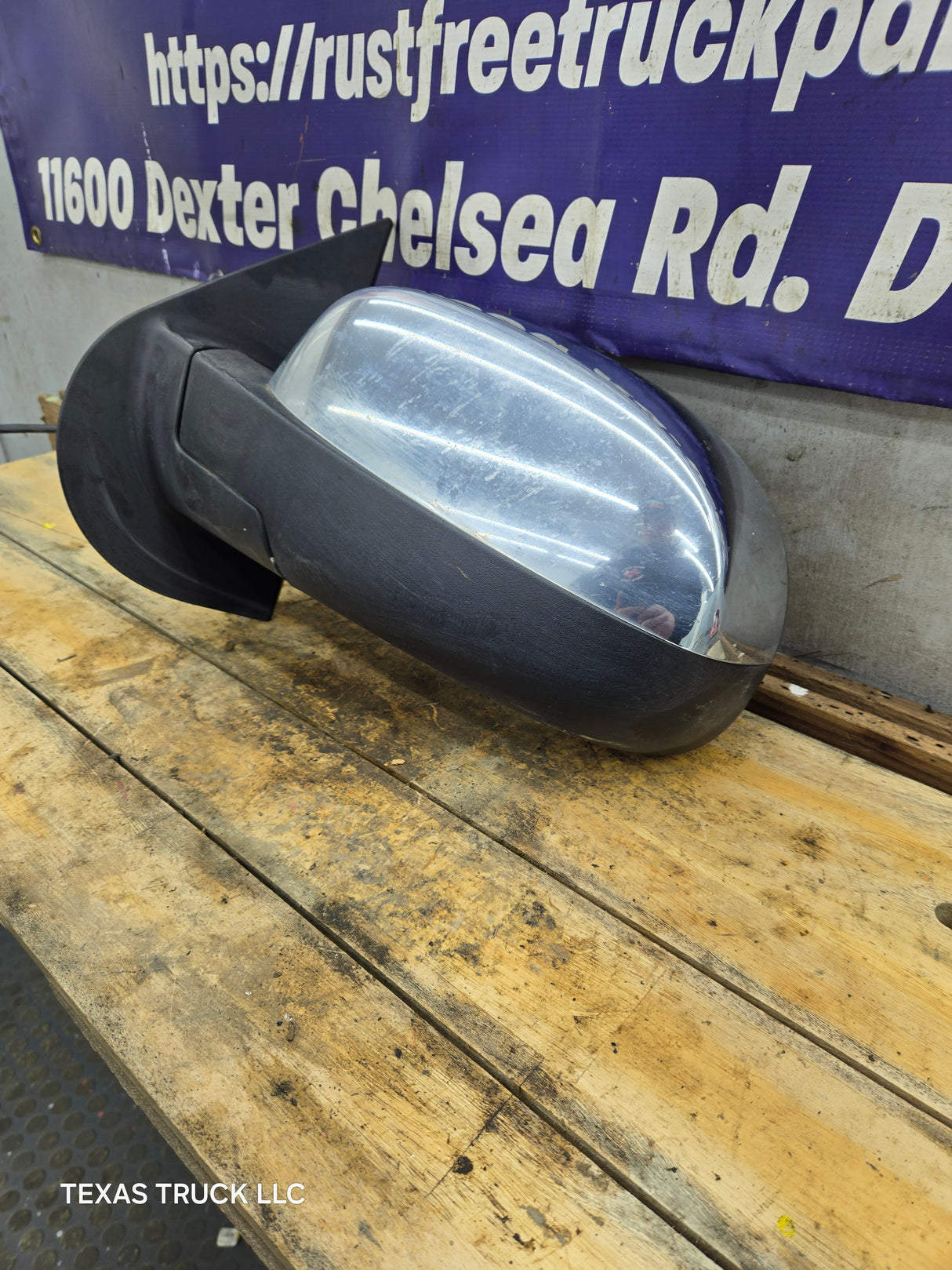 2007-2013 Chevrolet Silverado GMC Sierra 1500 2500 LH Driver Side Power Mirror