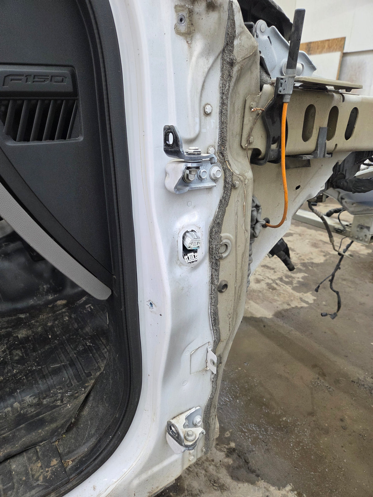 2015-2020 Ford F150 4 Door Extended Super Cab - Oxford White