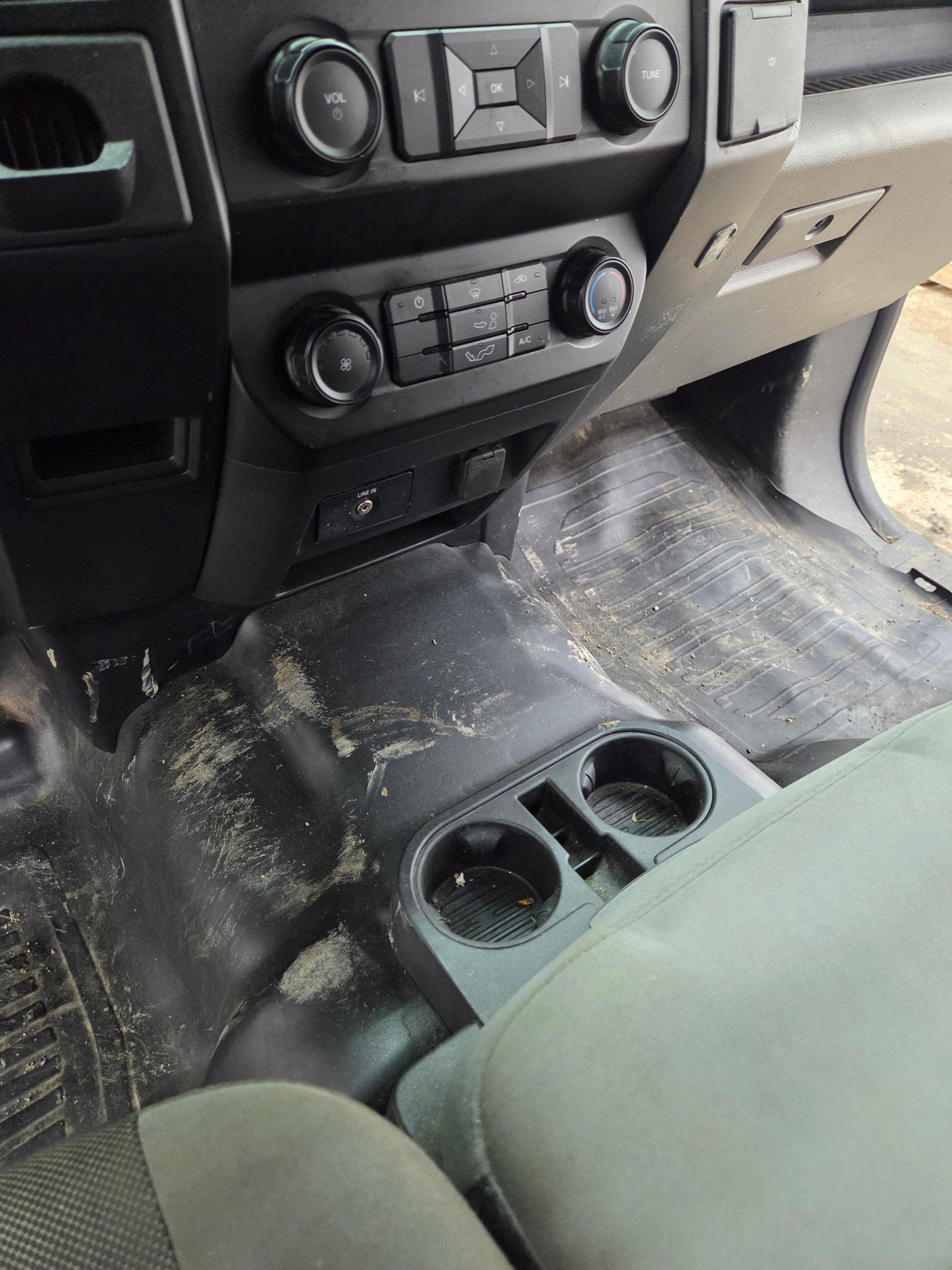 2015-2020 Ford F150 4 Door Extended Super Cab - Oxford White