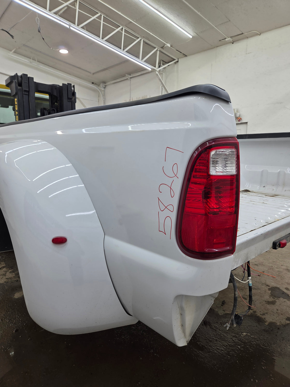 2011-2016 Ford F330 F450 F550 Super Duty 8' Dually Truck Bed