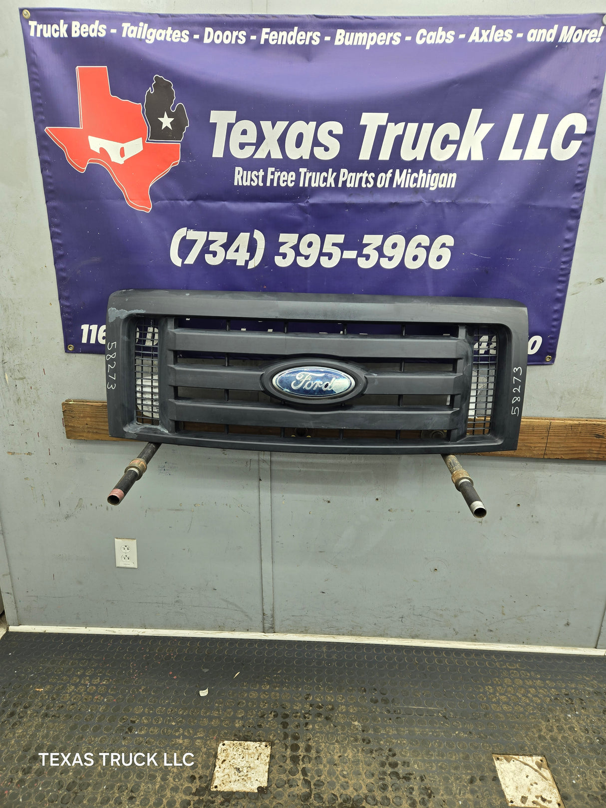 2009-2012 Ford F150 Grill XL - Black 9L3Z8200A