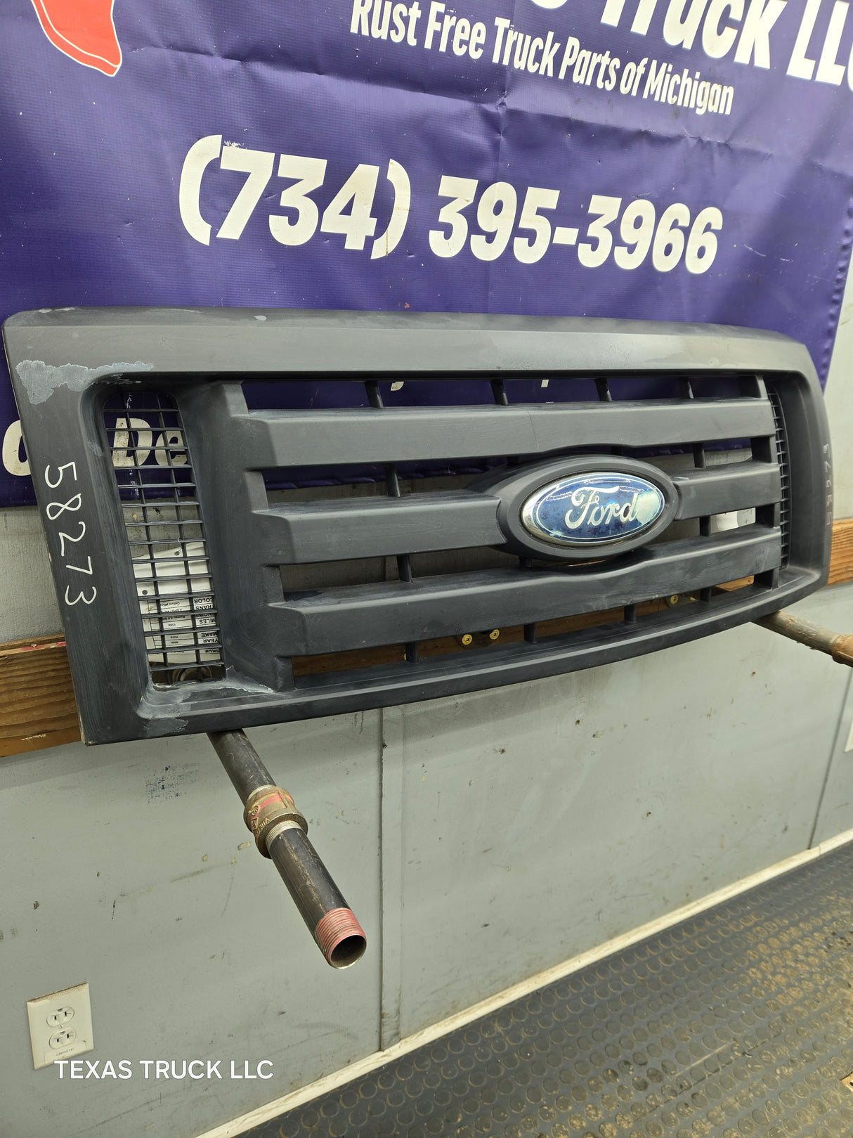 2009-2012 Ford F150 Grill XL - Black 9L3Z8200A