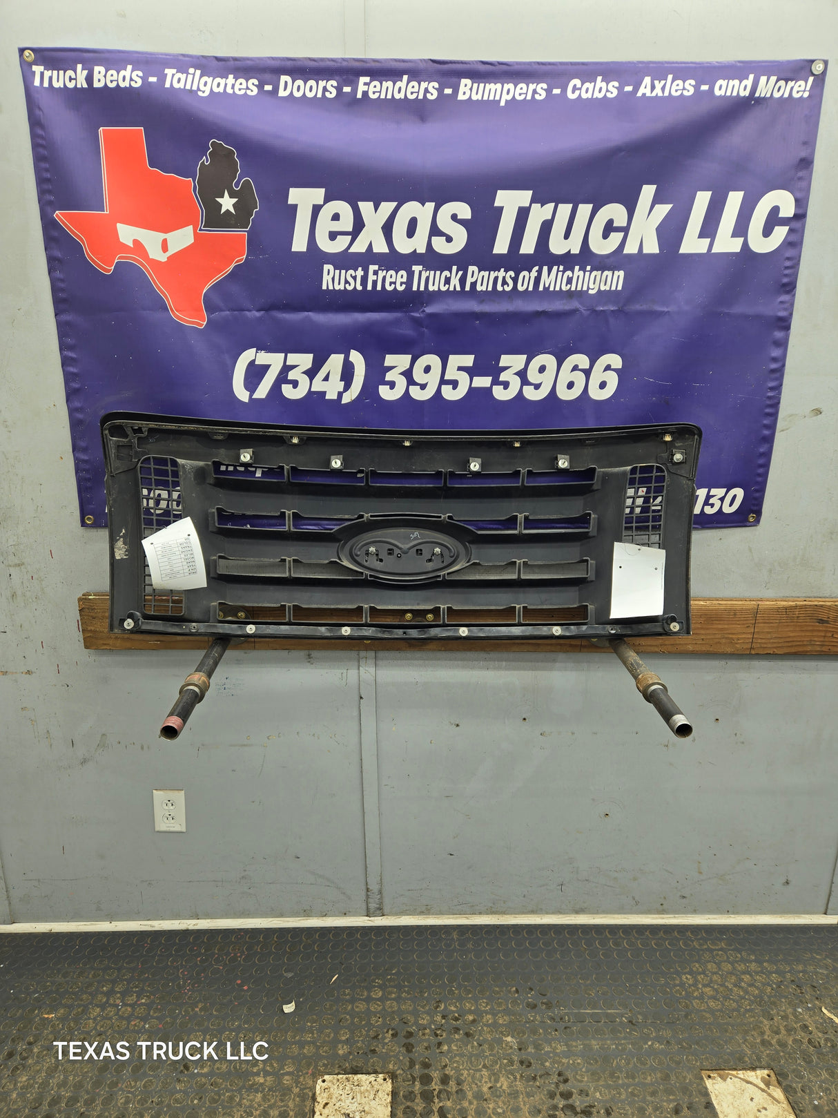 2009-2012 Ford F150 Grill XL - Black 9L3Z8200A