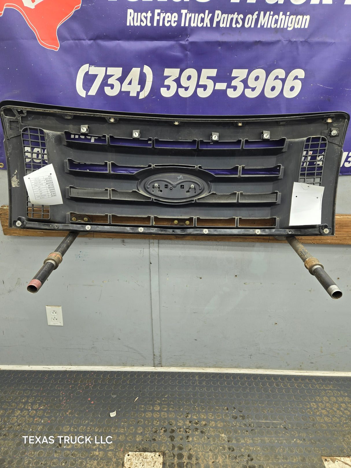 2009-2012 Ford F150 Grill XL - Black 9L3Z8200A