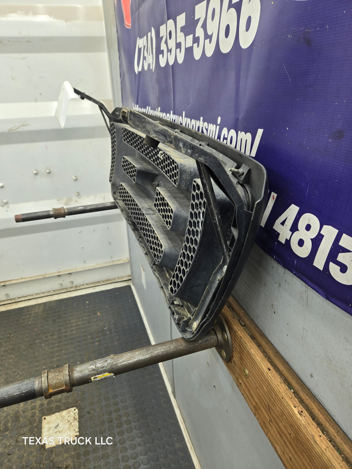 2004-2008 Ford F150 Grill XL - Black 5L3Z8200EA
