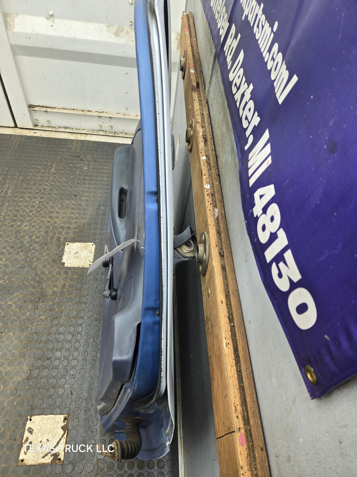1980-1991 Ford F Series F250 F350 F450 F550 LH Driver Side Front Door