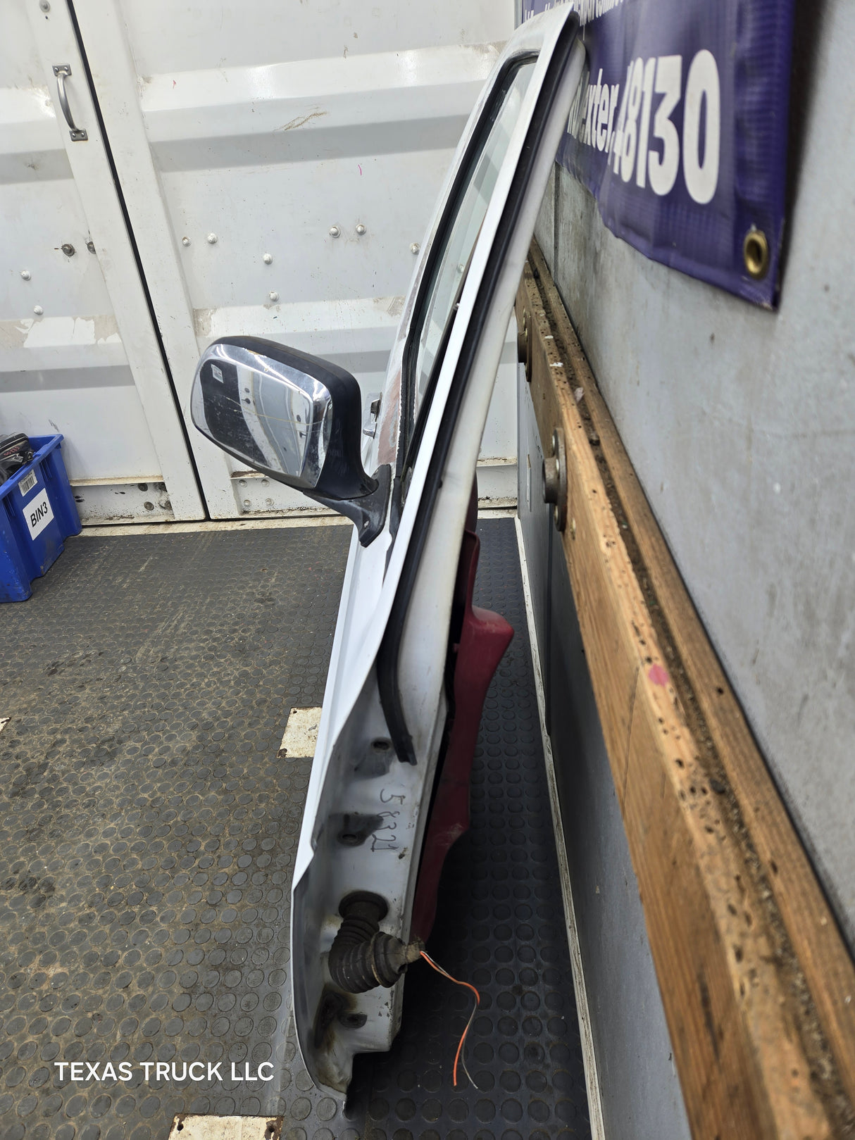 1987-1997 Ford F Series F250 F350 F450 F550 RH Passenger Side Front Door