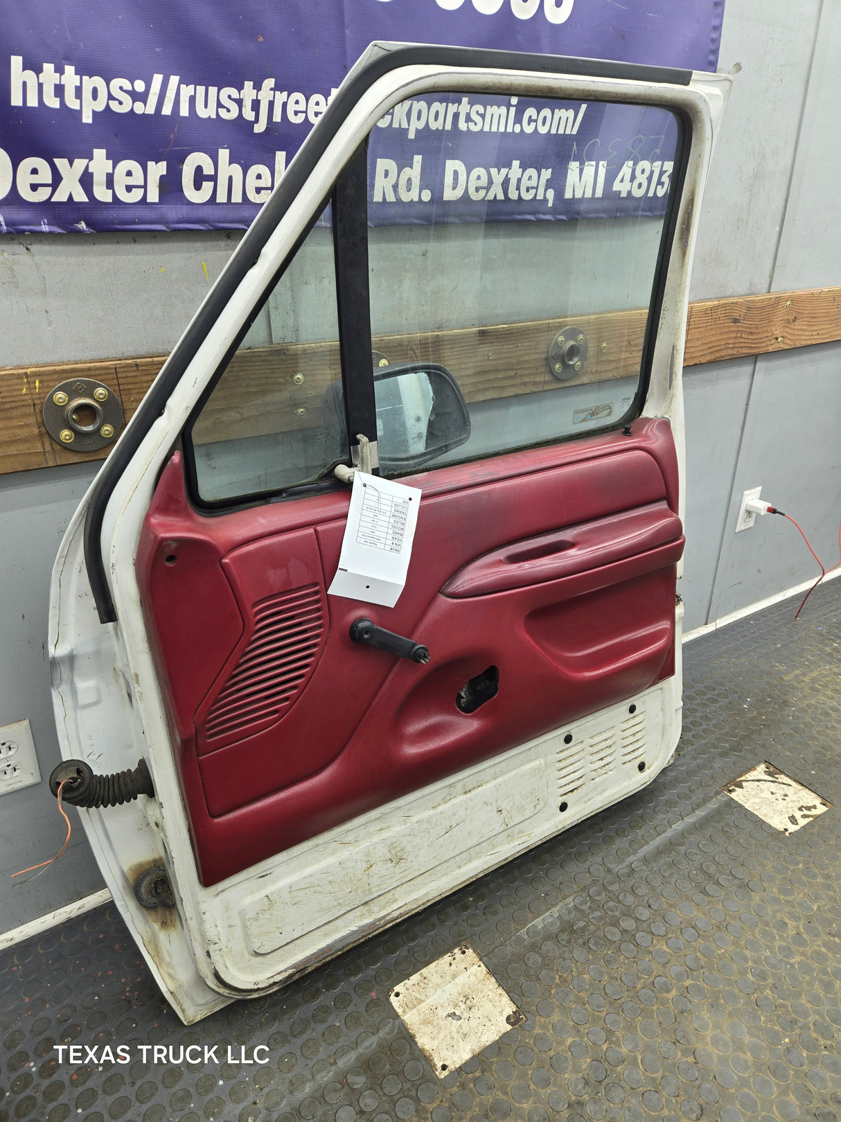 1987-1997 Ford F Series F250 F350 F450 F550 RH Passenger Side Front Door