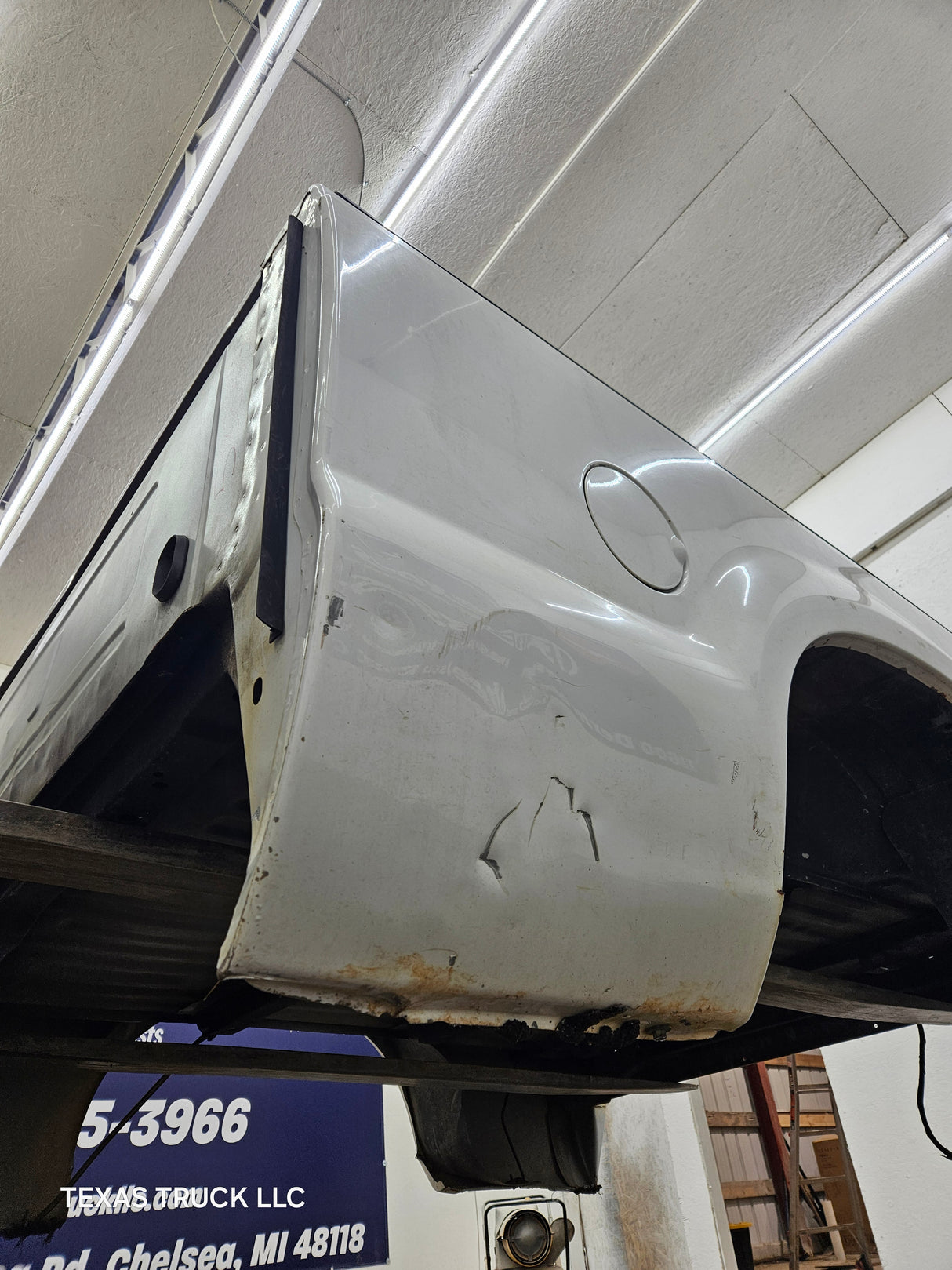 1999-2010 Ford Super Duty F250 F350 6' 9" Short Truck Bed