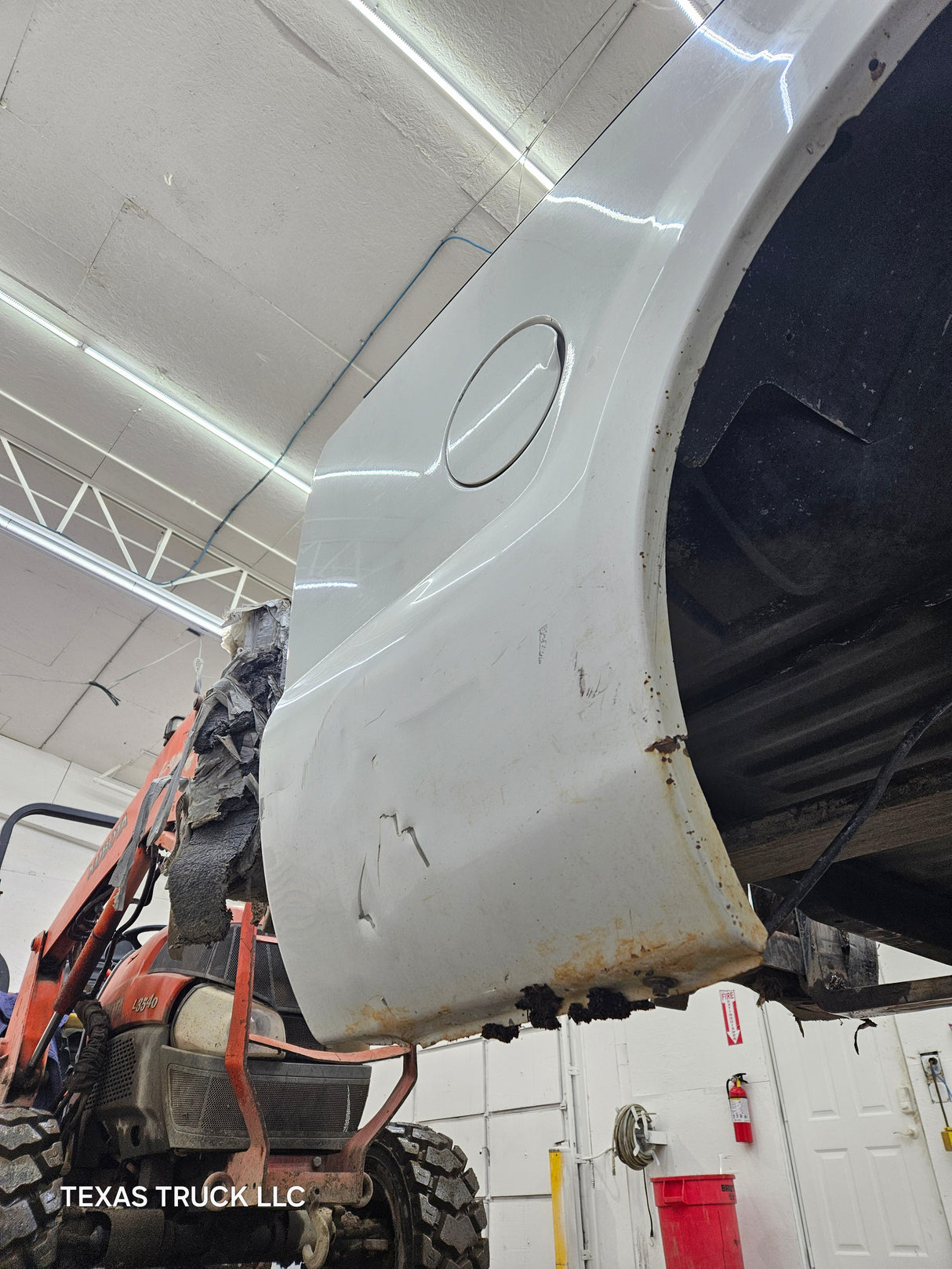 1999-2010 Ford Super Duty F250 F350 6' 9" Short Truck Bed