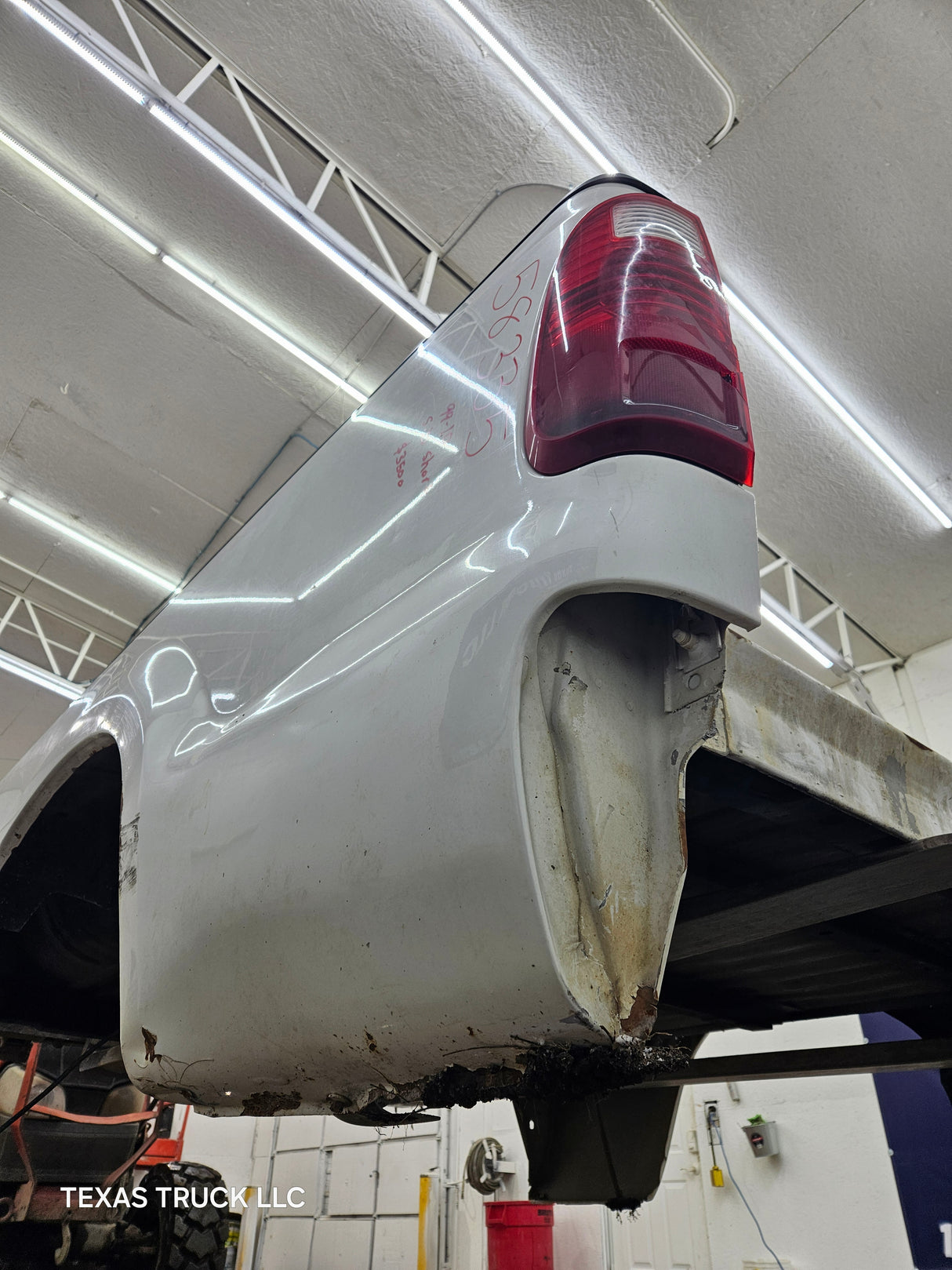 1999-2010 Ford Super Duty F250 F350 6' 9" Short Truck Bed