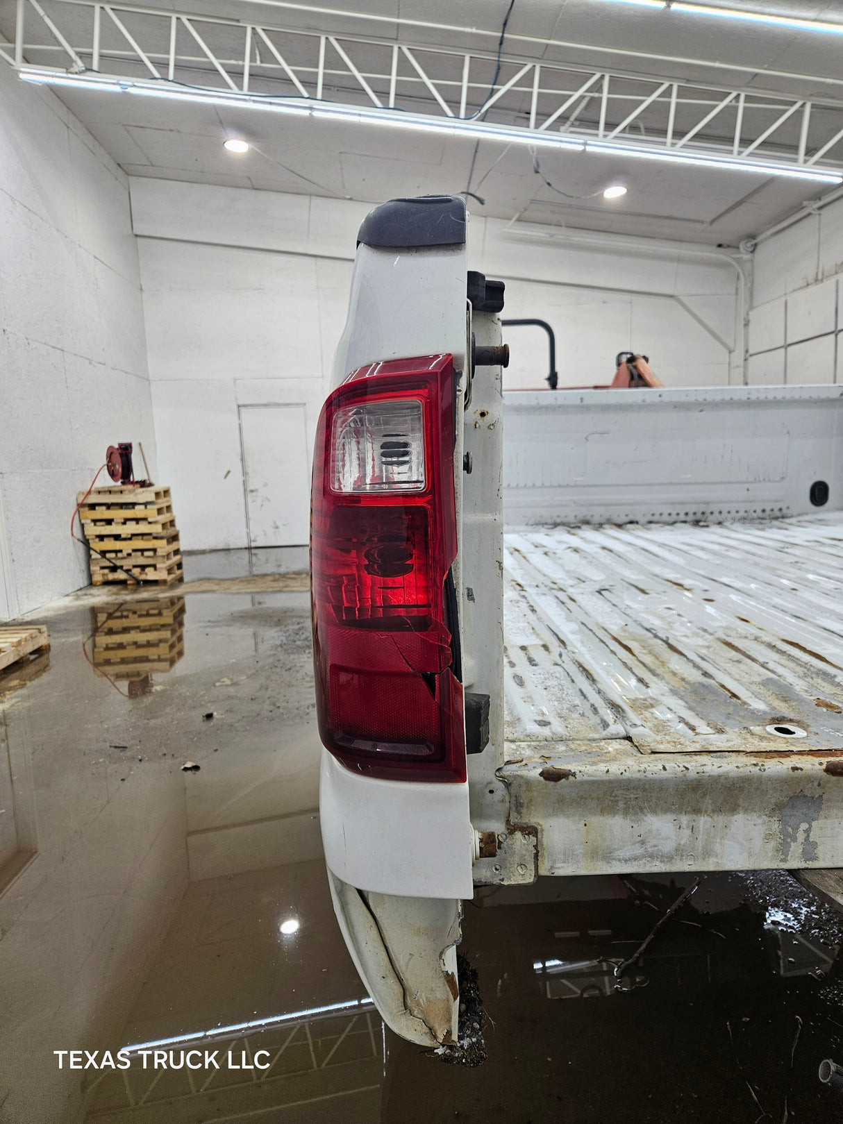 1999-2010 Ford Super Duty F250 F350 6' 9" Short Truck Bed