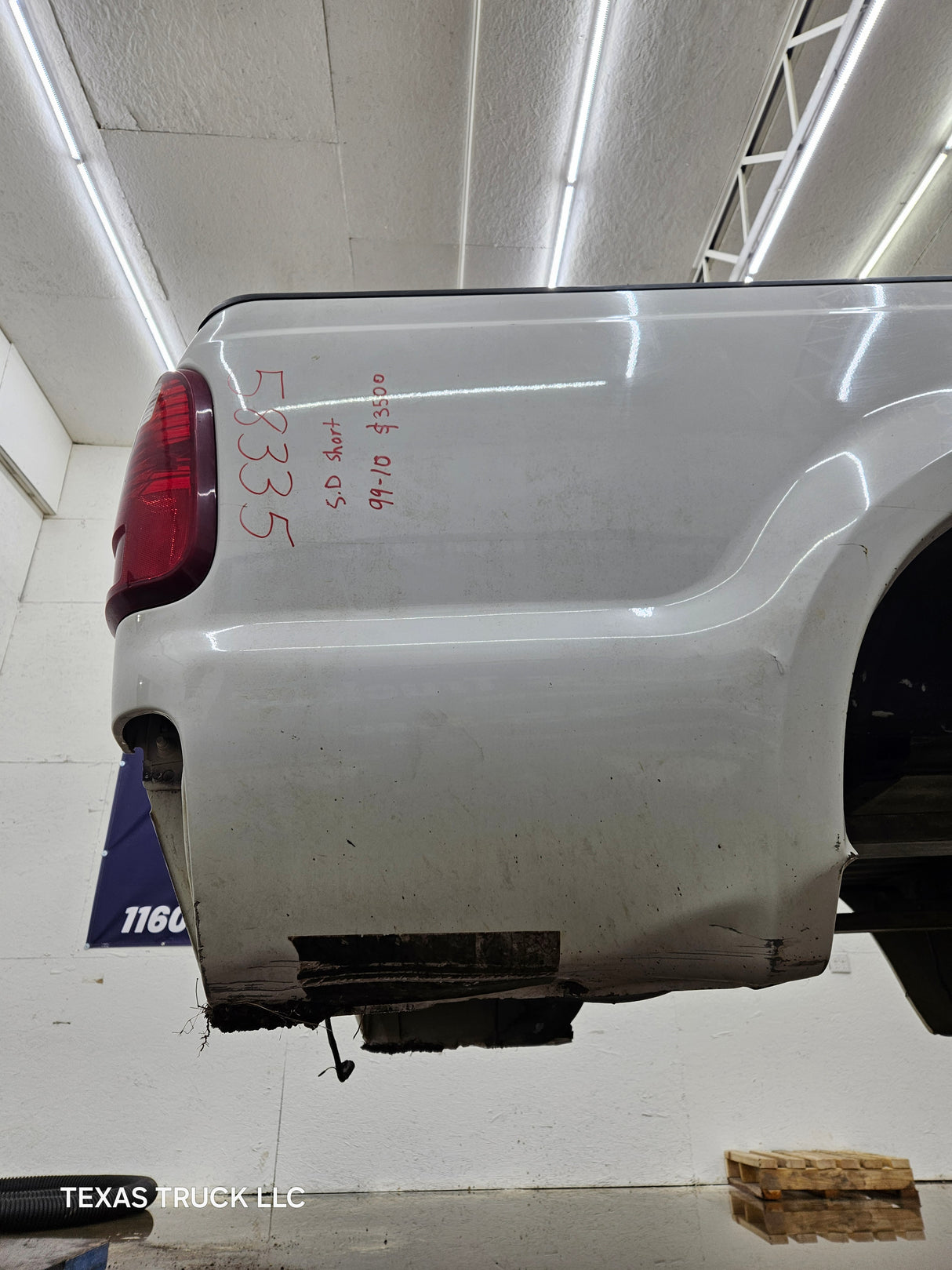 1999-2010 Ford Super Duty F250 F350 6' 9" Short Truck Bed