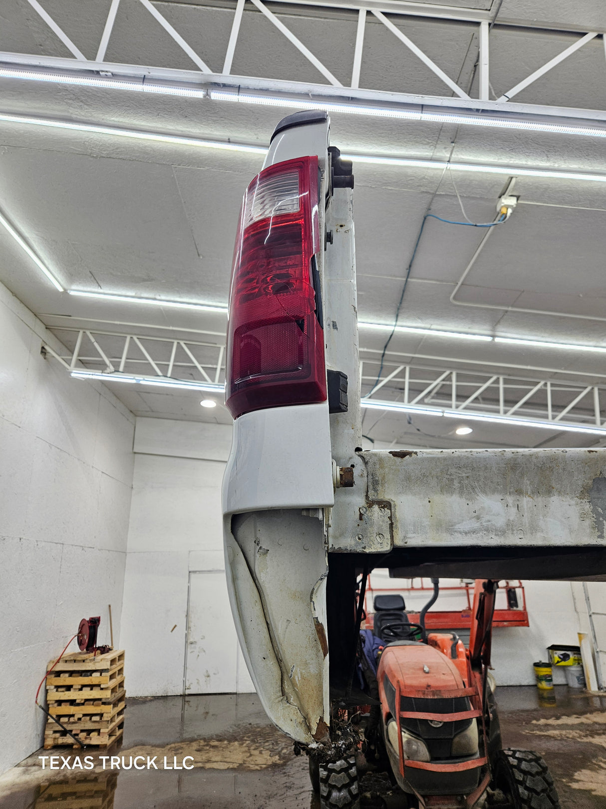 1999-2010 Ford Super Duty F250 F350 6' 9" Short Truck Bed