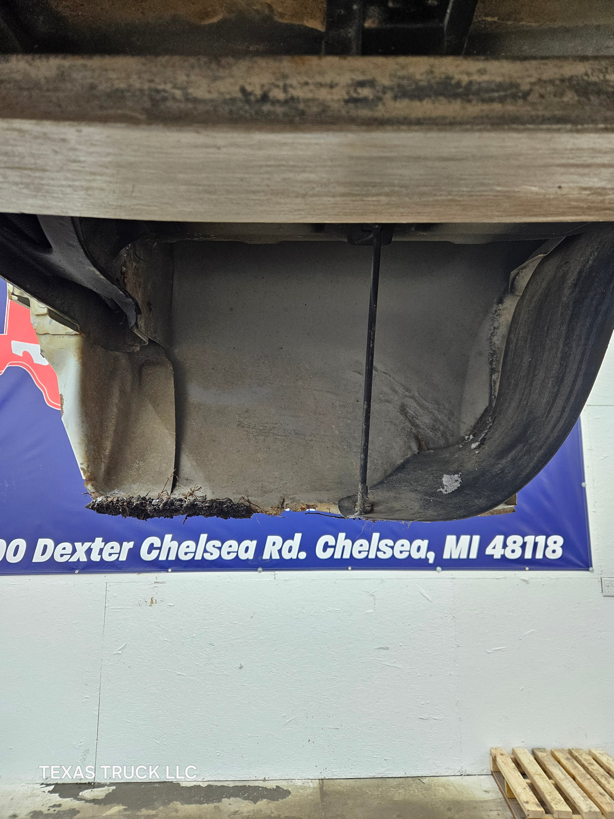 1999-2010 Ford Super Duty F250 F350 6' 9" Short Truck Bed