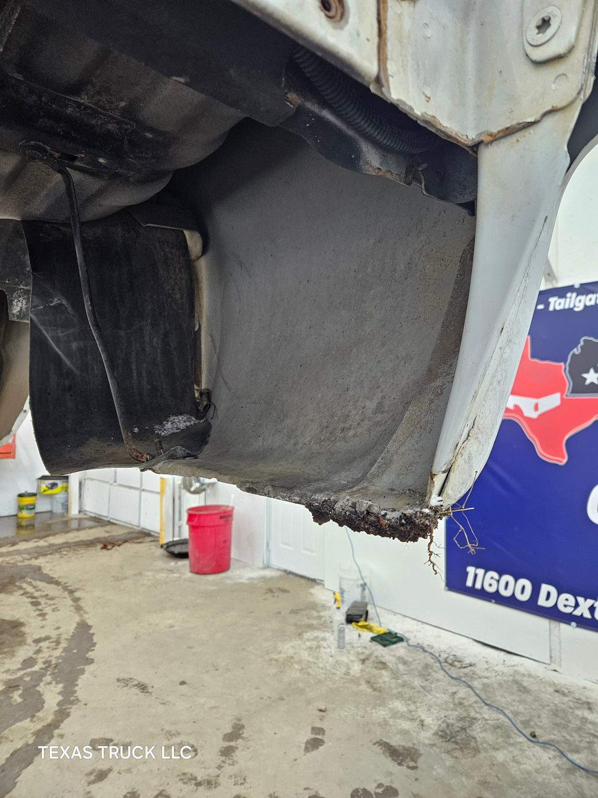 1999-2010 Ford Super Duty F250 F350 6' 9" Short Truck Bed