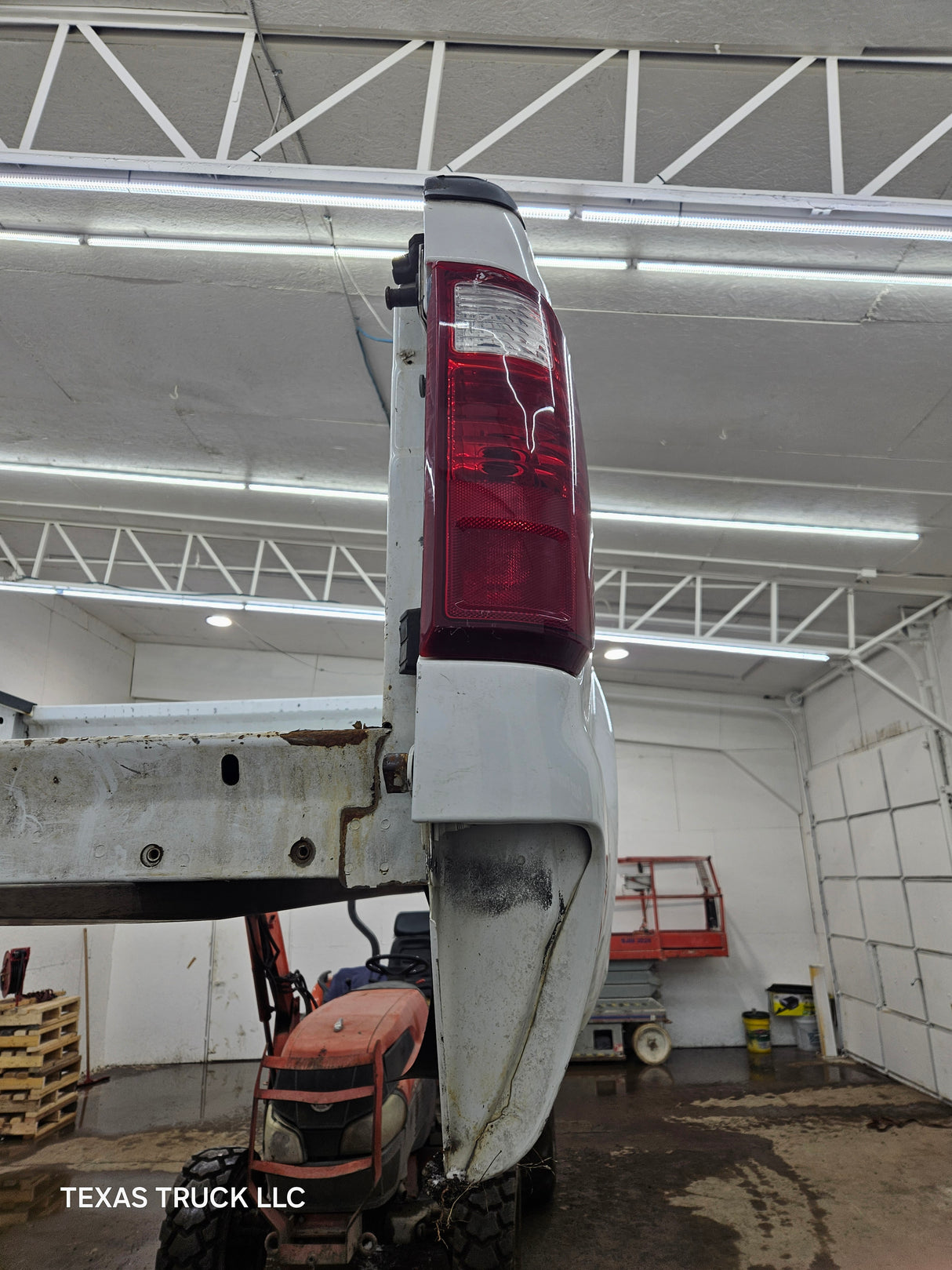 1999-2010 Ford Super Duty F250 F350 6' 9" Short Truck Bed