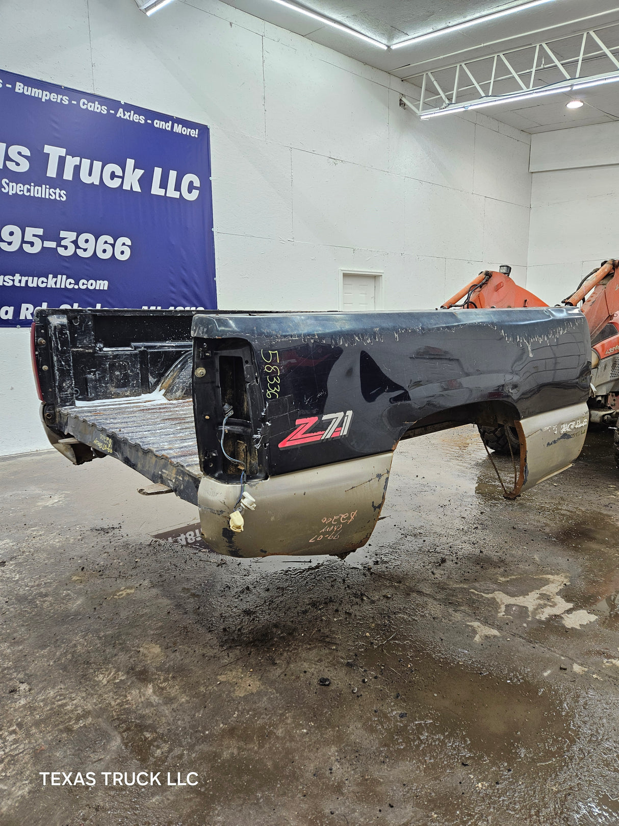 1999-2007 Chevrolet Silverado / GMC Sierra 1500 2500HD 3500HD 6' 6" Short Truck Bed