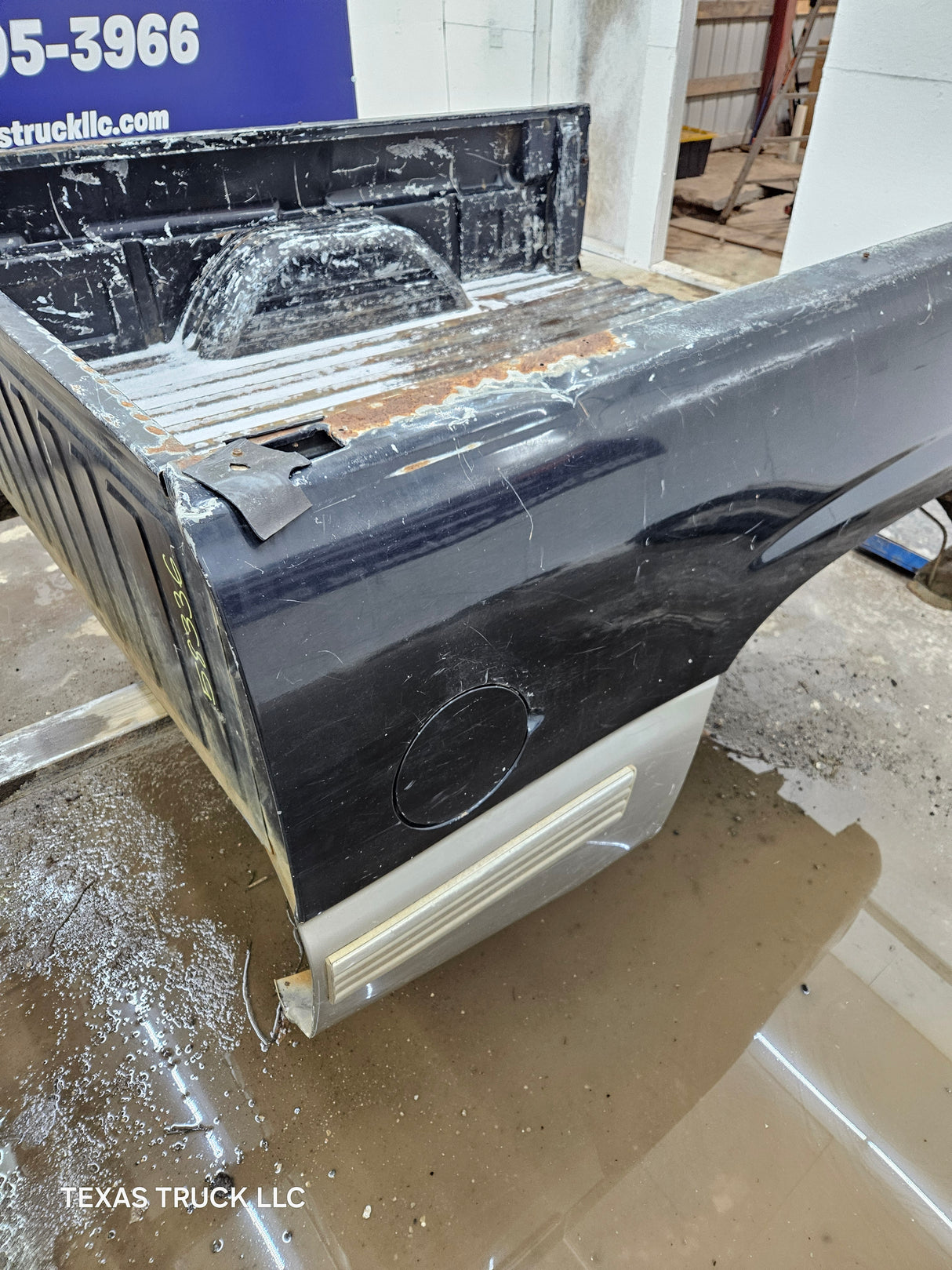 1999-2007 Chevrolet Silverado / GMC Sierra 1500 2500HD 3500HD 6' 6" Short Truck Bed