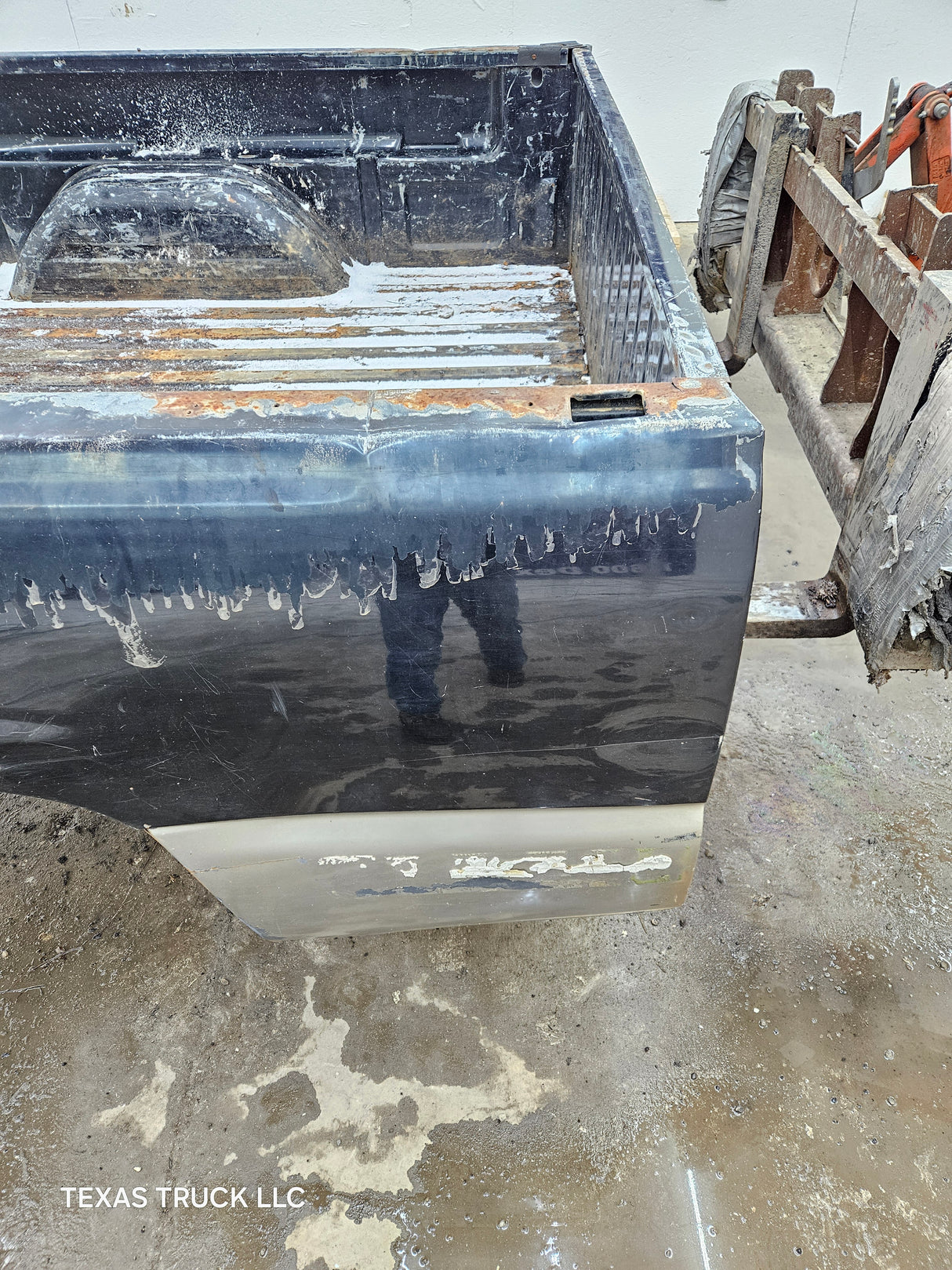 1999-2007 Chevrolet Silverado / GMC Sierra 1500 2500HD 3500HD 6' 6" Short Truck Bed