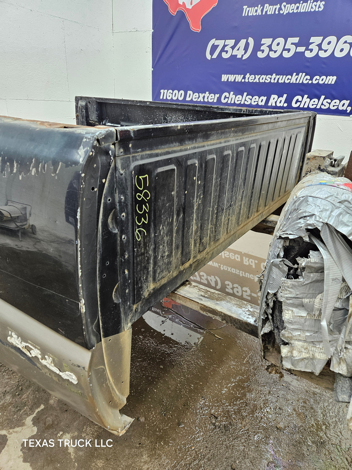 1999-2007 Chevrolet Silverado / GMC Sierra 1500 2500HD 3500HD 6' 6" Short Truck Bed