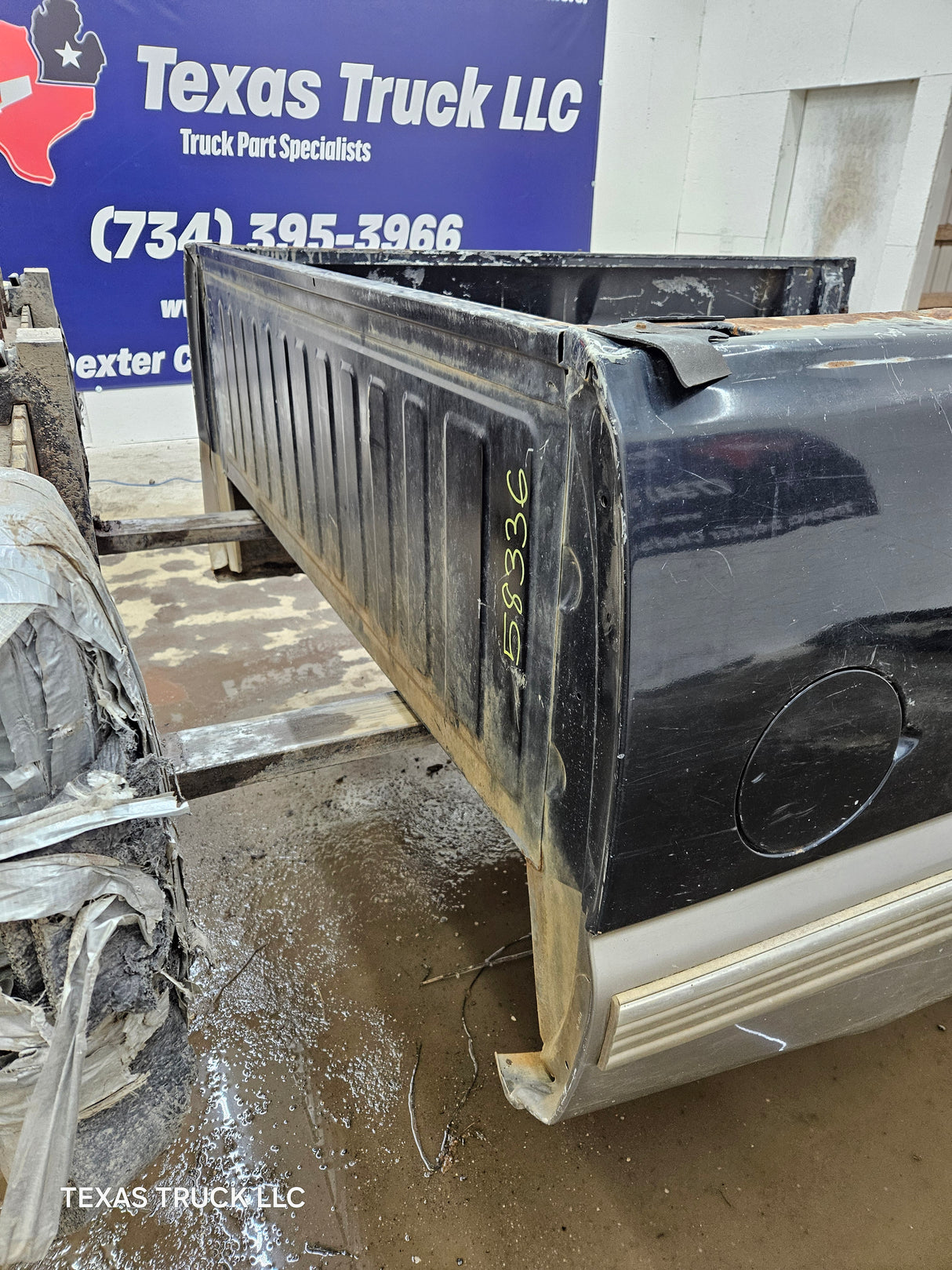 1999-2007 Chevrolet Silverado / GMC Sierra 1500 2500HD 3500HD 6' 6" Short Truck Bed