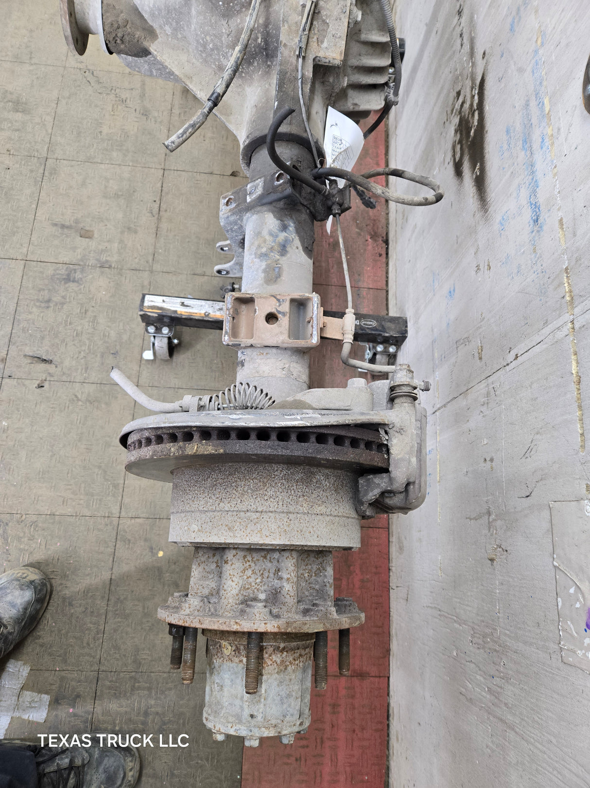 2013-2016 Ford Super Duty F350 Cab Chassis Rear Axle 3.73 Gear Ratio Rear End 179k miles