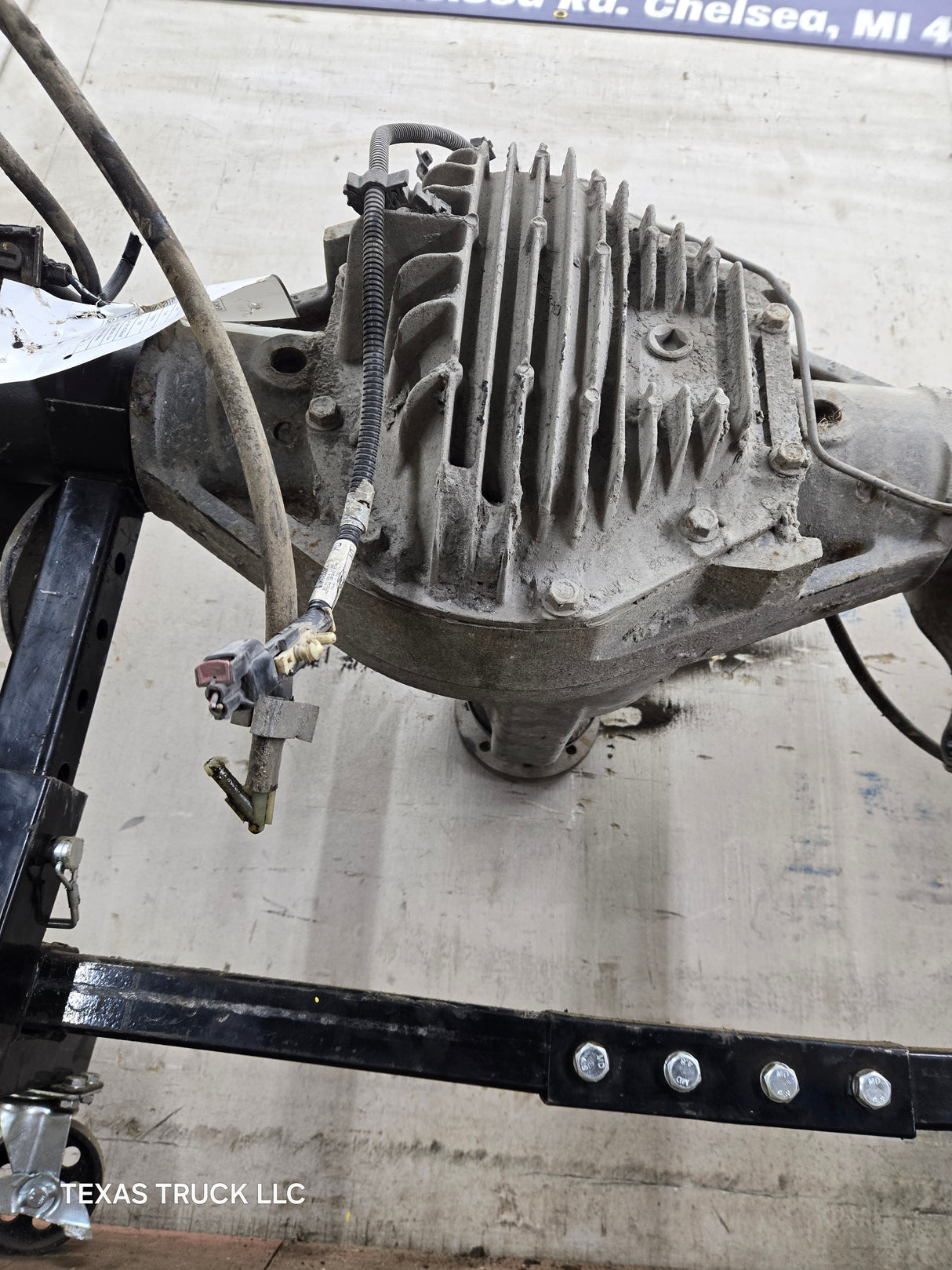 2013-2016 Ford Super Duty F350 Cab Chassis Rear Axle 3.73 Gear Ratio Rear End 179k miles