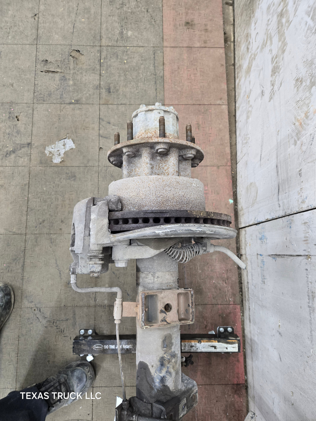 2013-2016 Ford Super Duty F350 Cab Chassis Rear Axle 3.73 Gear Ratio Rear End 179k miles