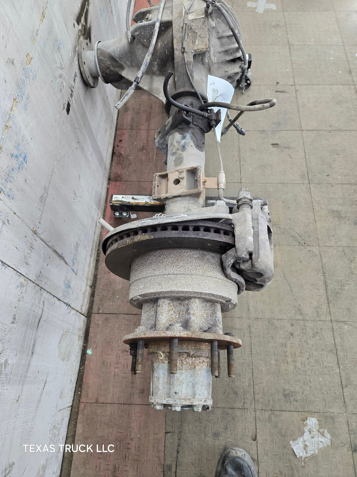 2013-2016 Ford Super Duty F350 Cab Chassis Rear Axle 3.73 Gear Ratio Rear End 179k miles