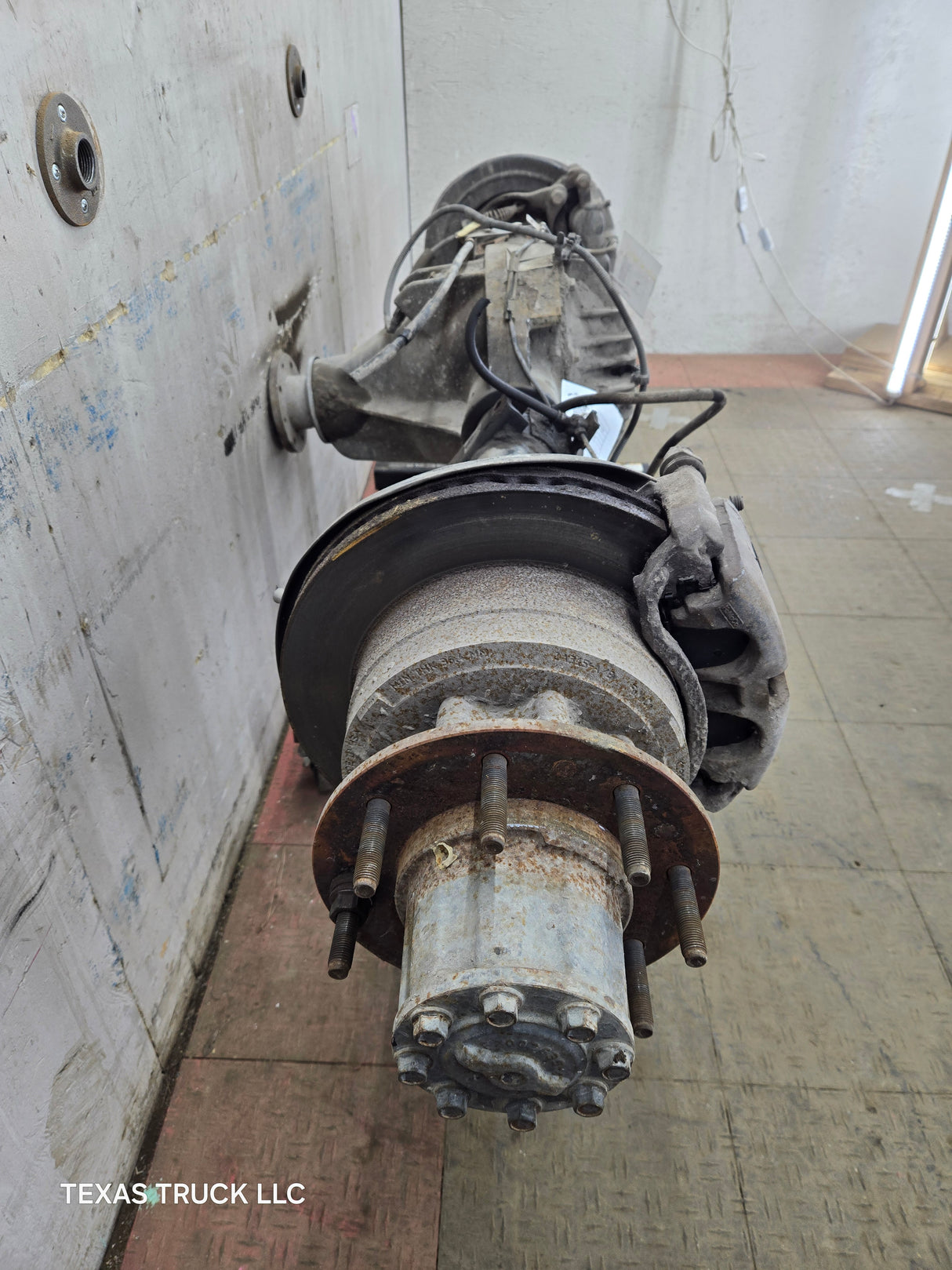 2013-2016 Ford Super Duty F350 Cab Chassis Rear Axle 3.73 Gear Ratio Rear End 179k miles