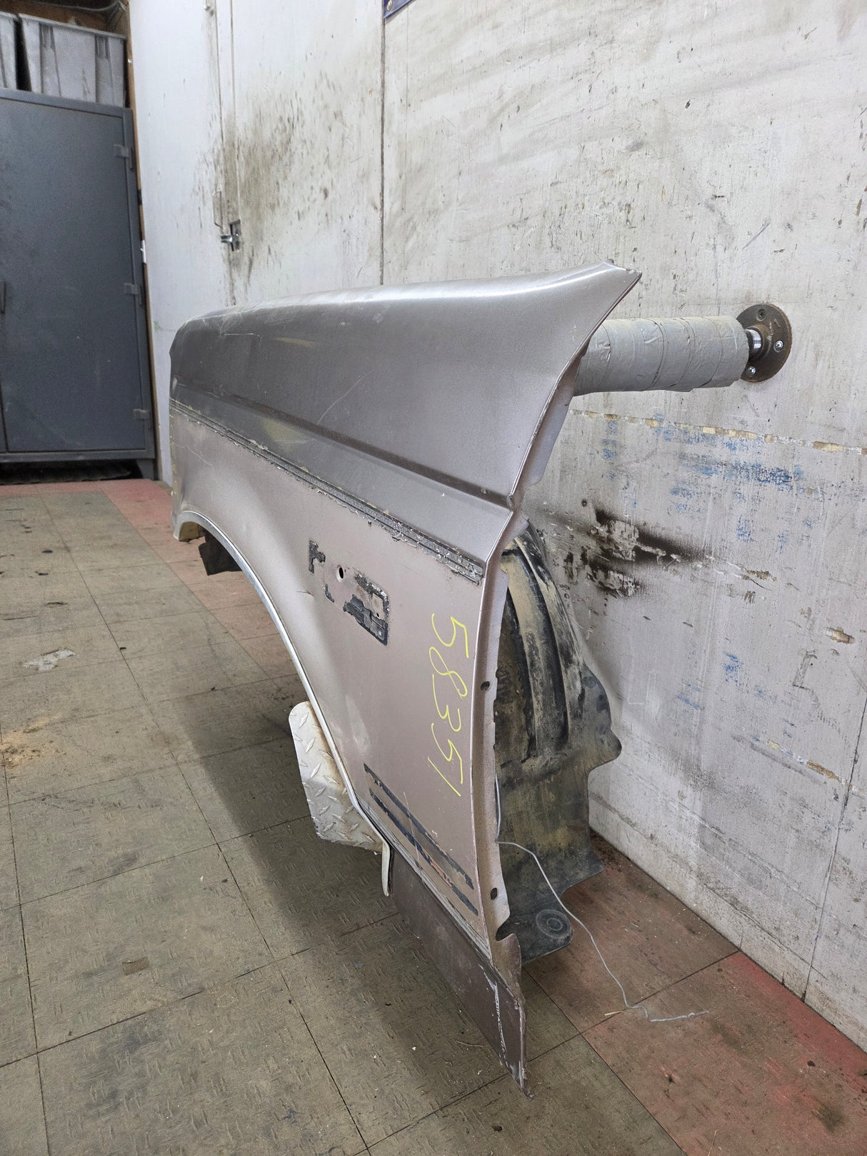 1992-1997 OBS Ford F Series F250 F350 F450 F550 Driver Side LH Front Fender