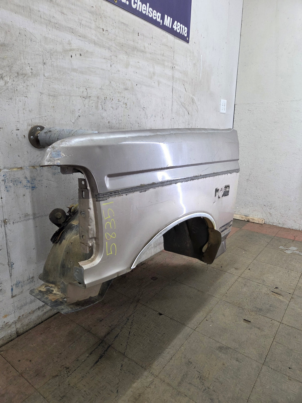 1992-1997 OBS Ford F Series F250 F350 F450 F550 Driver Side LH Front Fender