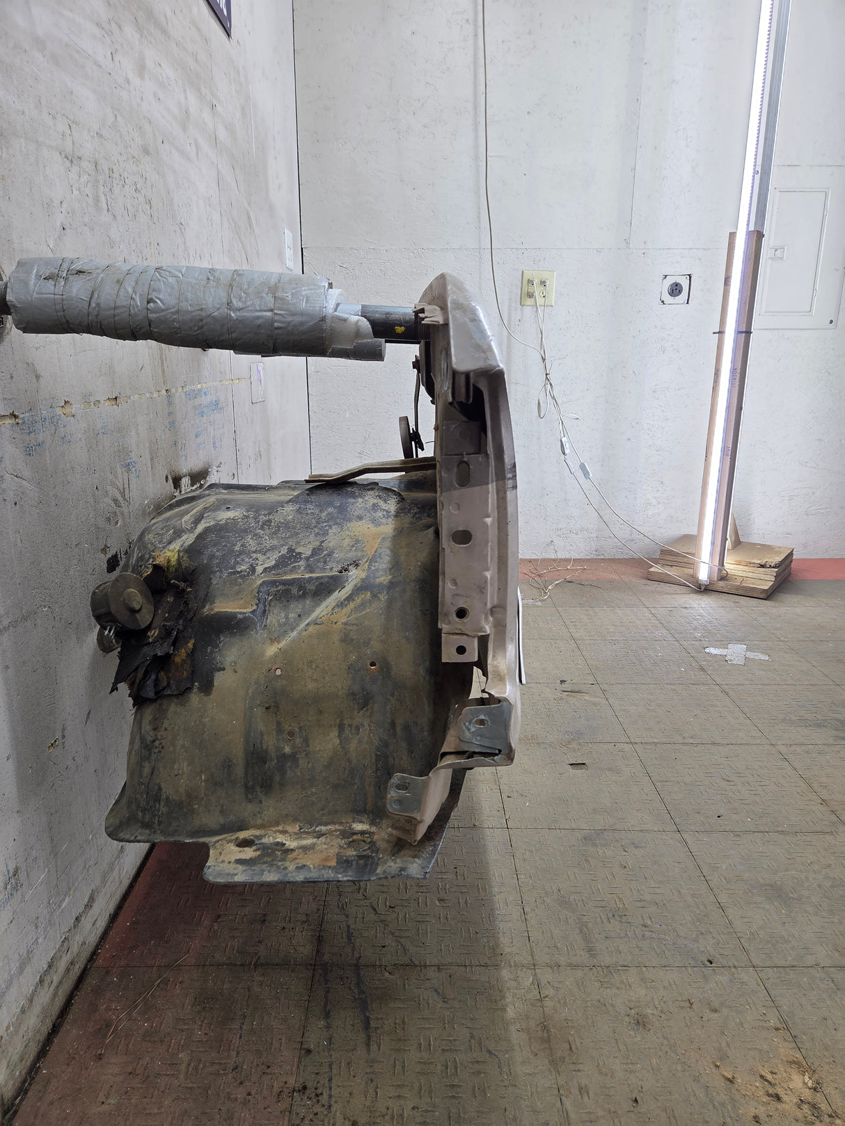 1992-1997 OBS Ford F Series F250 F350 F450 F550 Driver Side LH Front Fender