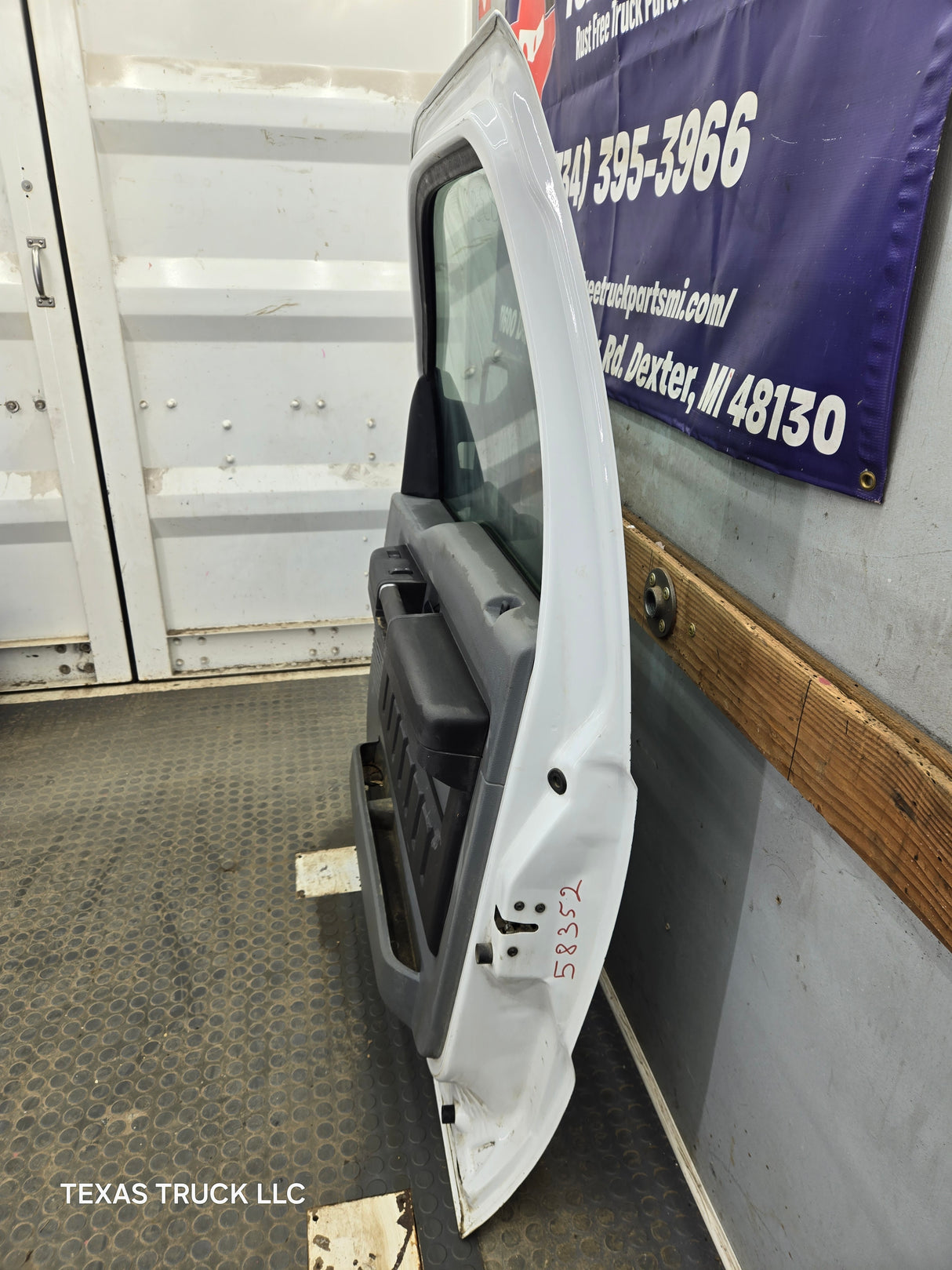 1999-2011 Ford Super Duty / Excursion Front Passenger RH Door F250 F350 F450 F550