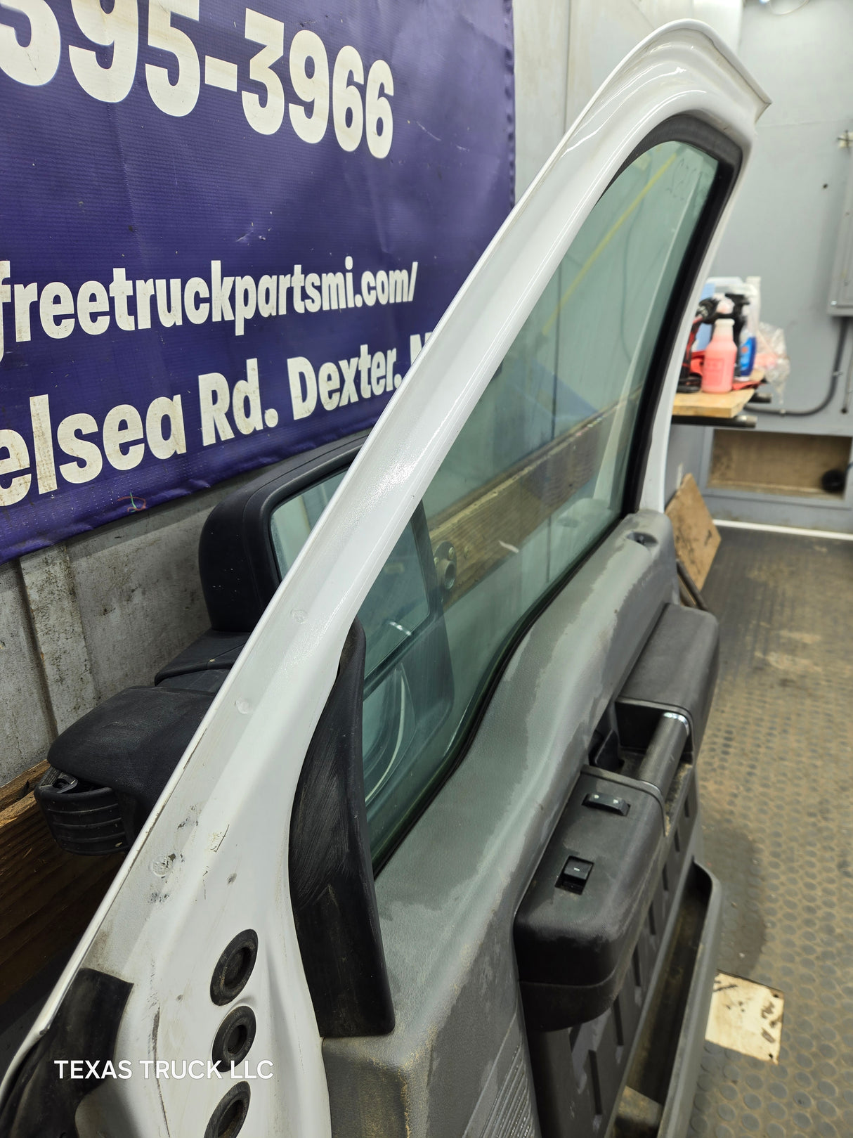 1999-2011 Ford Super Duty / Excursion Front Passenger RH Door F250 F350 F450 F550