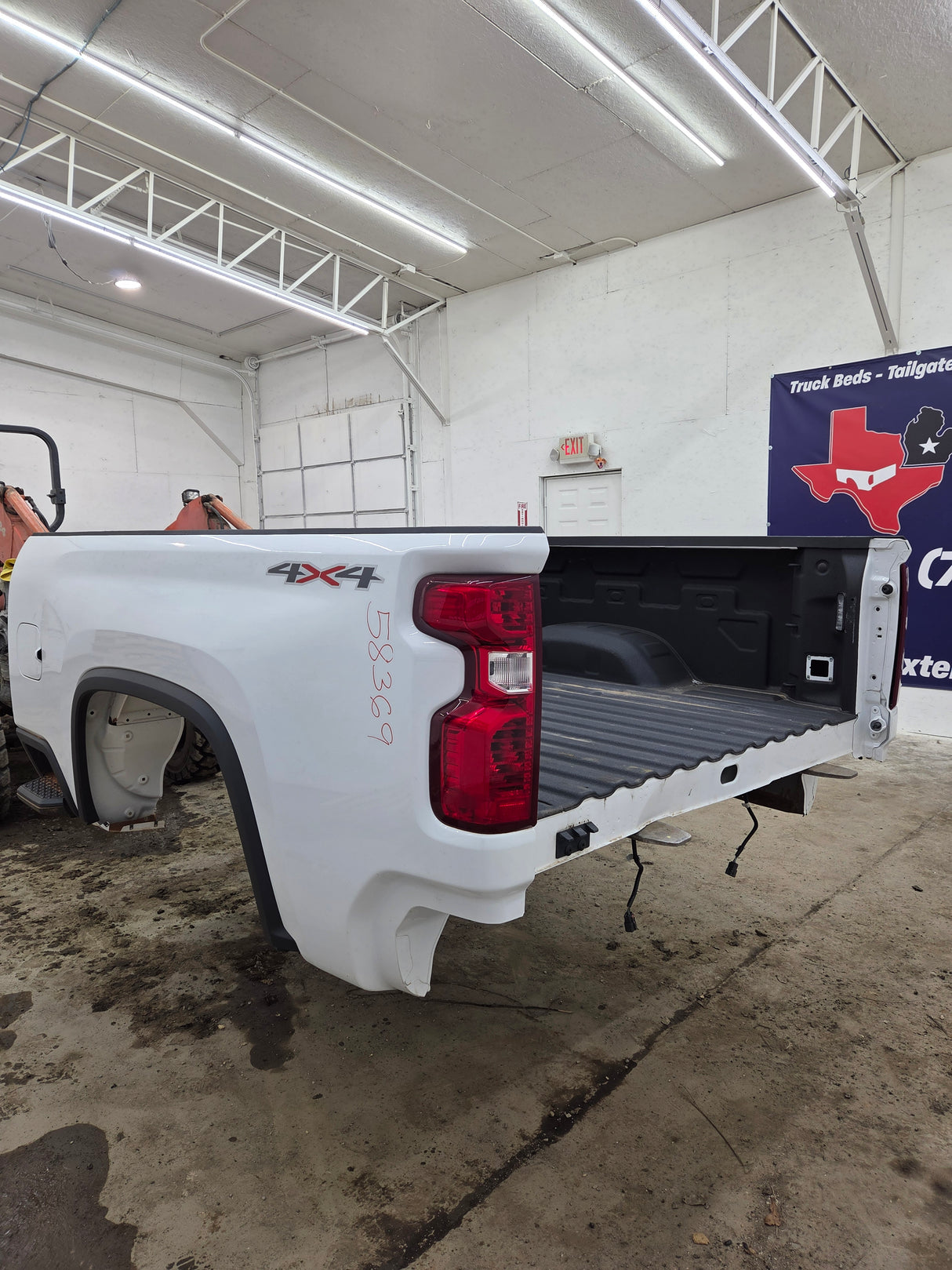 2019-2025 Chevrolet Silverado 2500 3500 HD 6' 6" Short Truck Bed