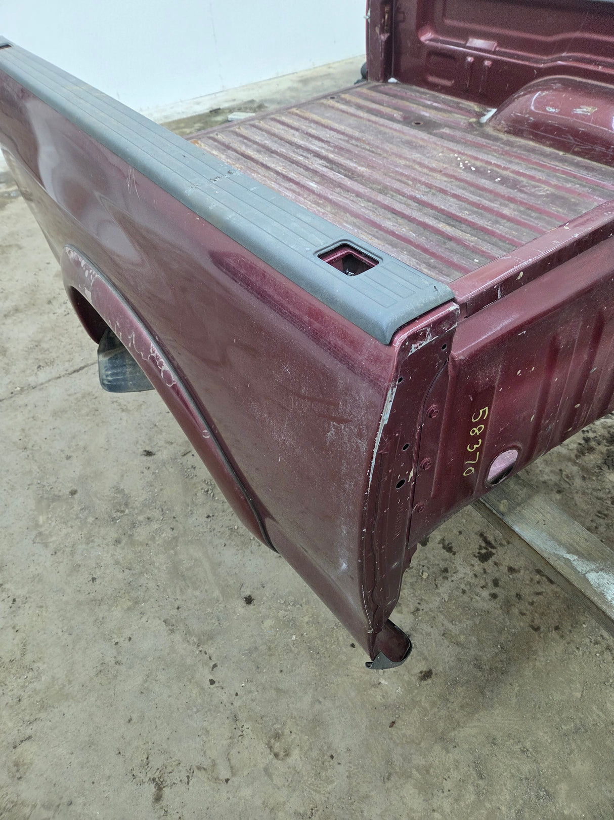 1999-2006 Toyota Tundra Short Bed 6' 5" Truck Bed