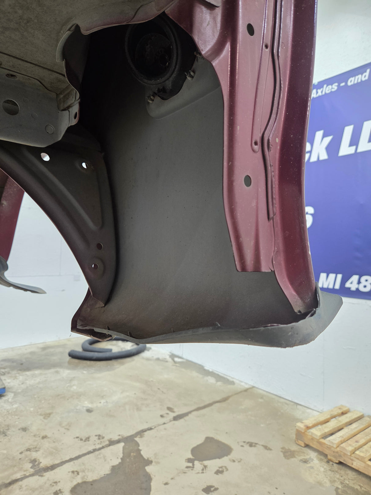 1999-2006 Toyota Tundra Short Bed 6' 5" Truck Bed