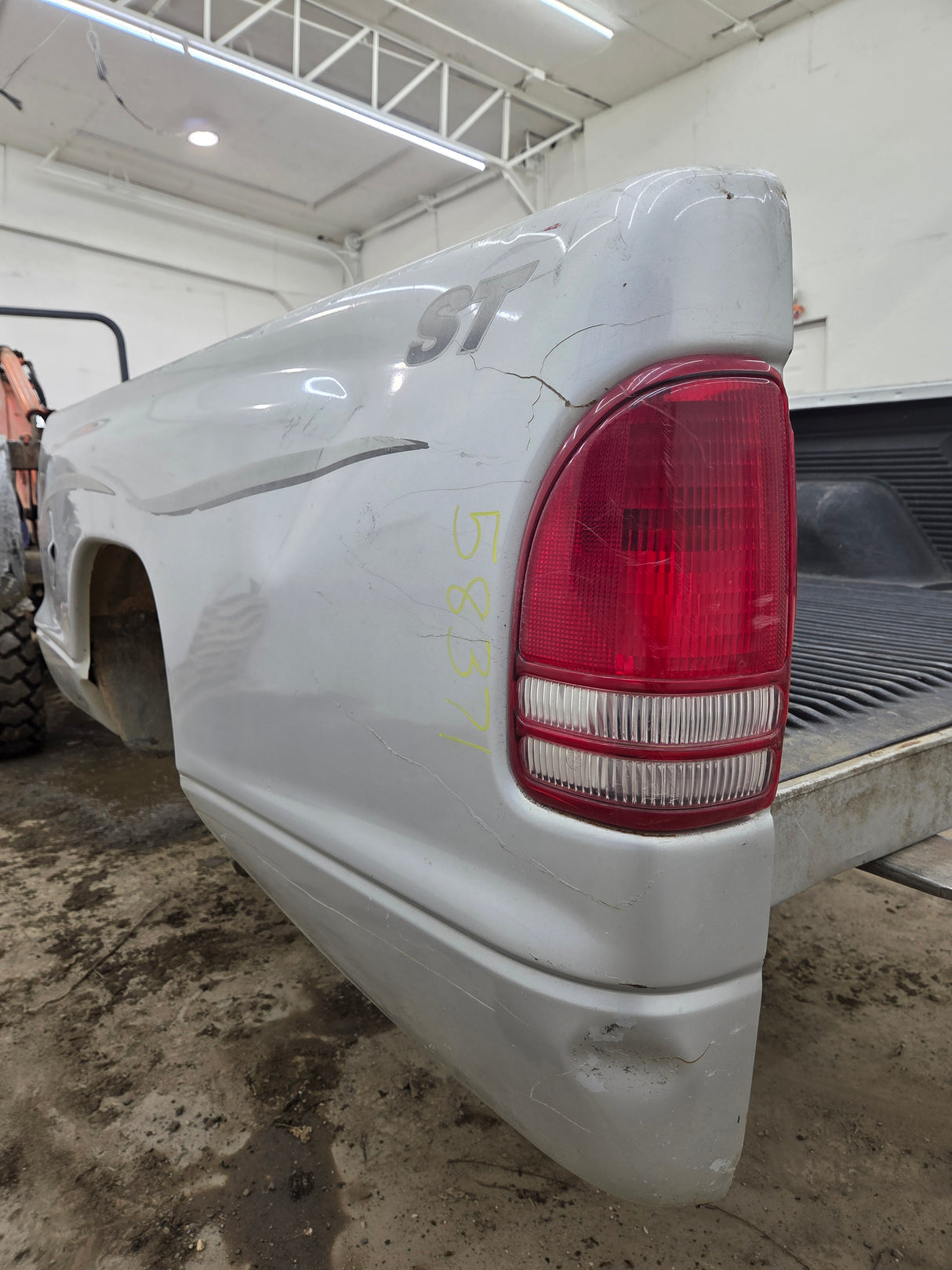 1997-2004 Dodge Dakota 2nd Gen Long Bed